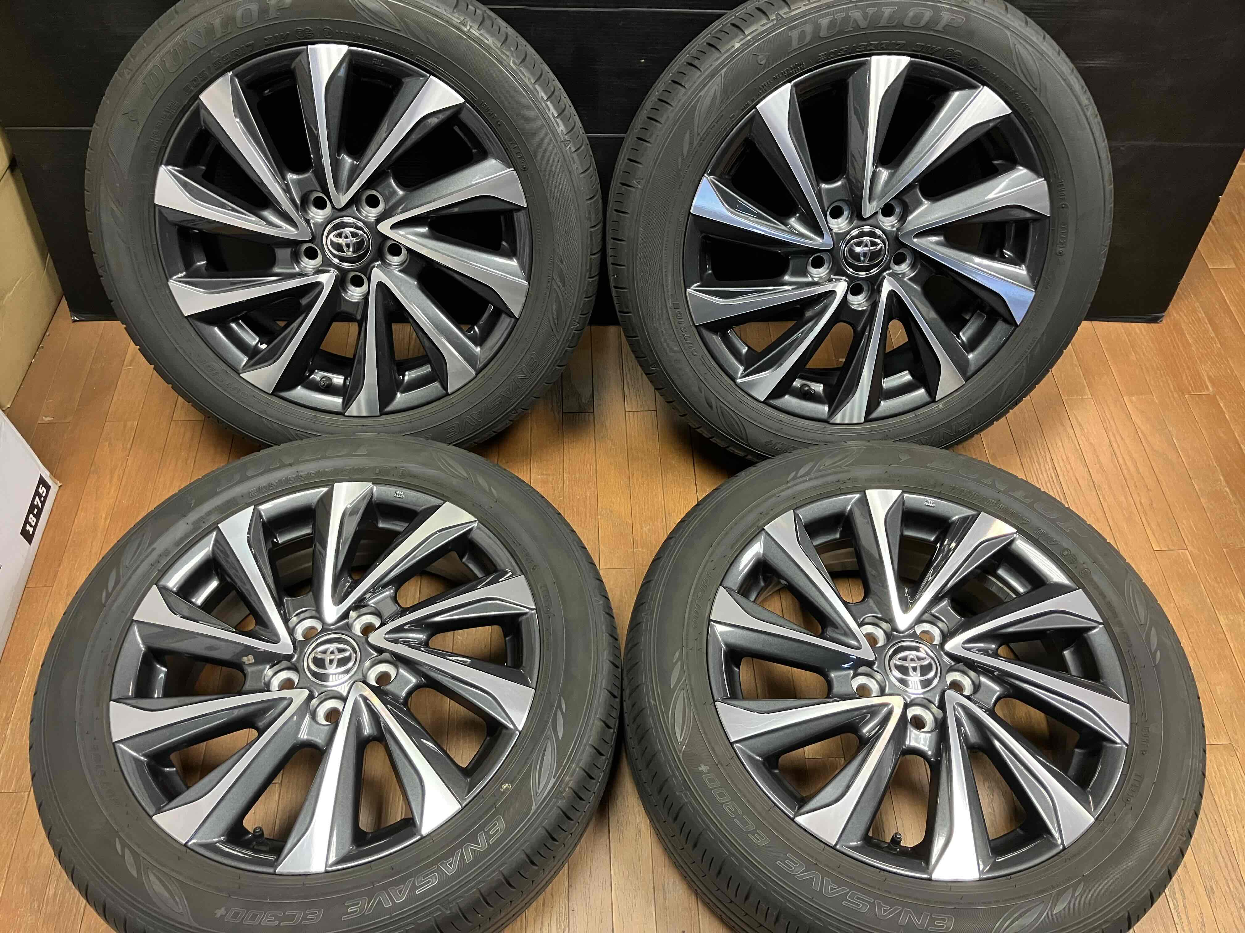 ◇美品◇TOYOTA トヨタ 90系 ヴォクシー 純正 17インチ 6J+40 PCD