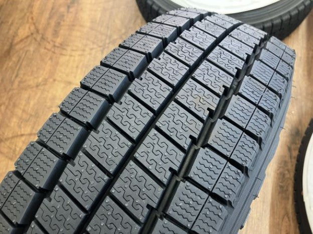 1 ν§ 冬用SET!! トヨタ 200系 ハイエース 純正 スチール 15インチ
