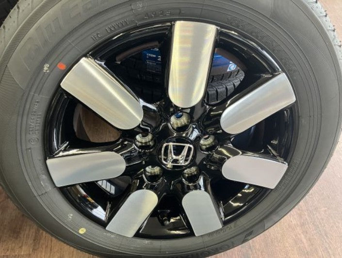 ほぼ新品！GB5フリード新車外しタイヤ、ホイール4本