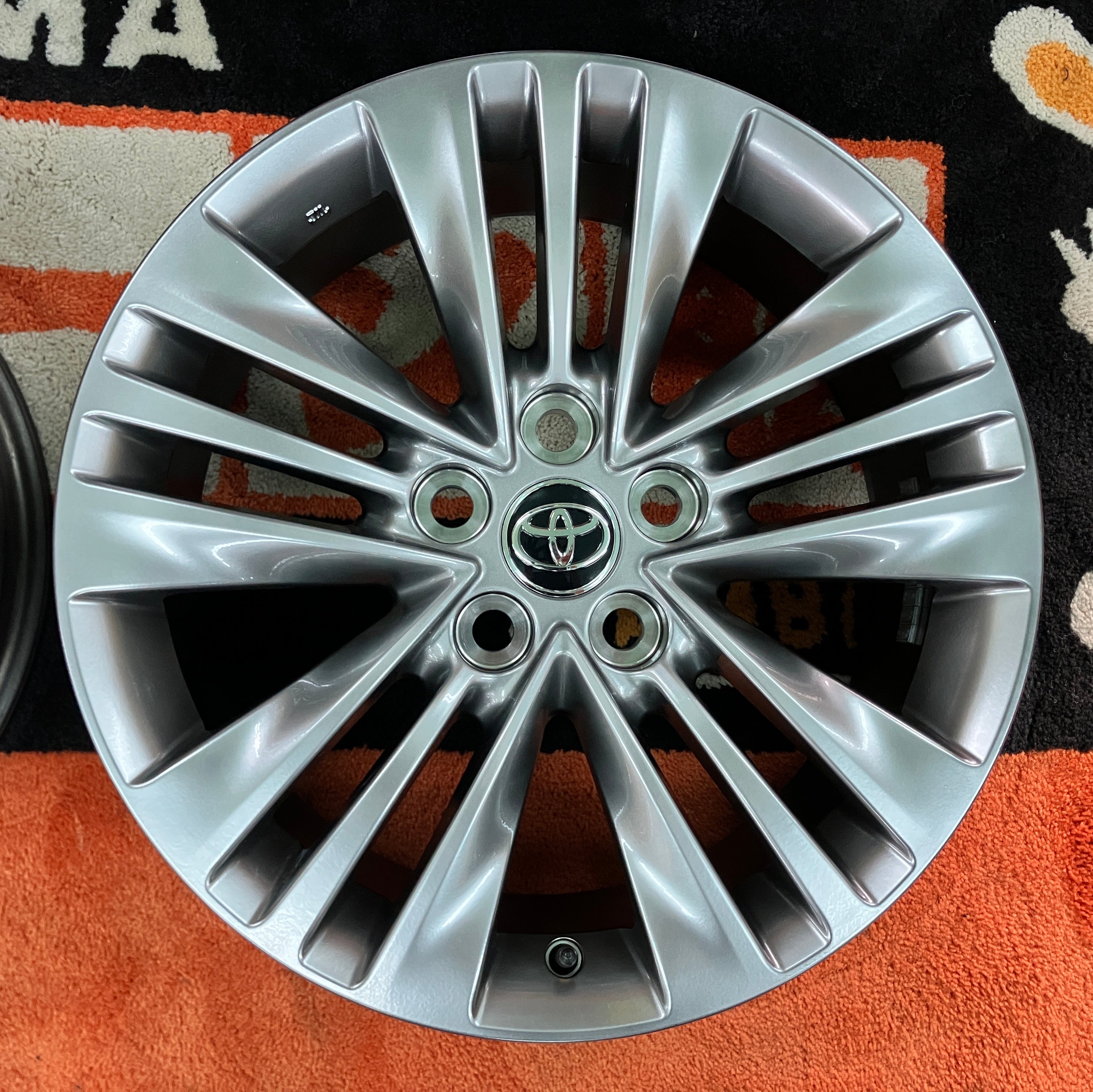 Bトヨタ 純正 18インチ アルミホイール 4本セットB