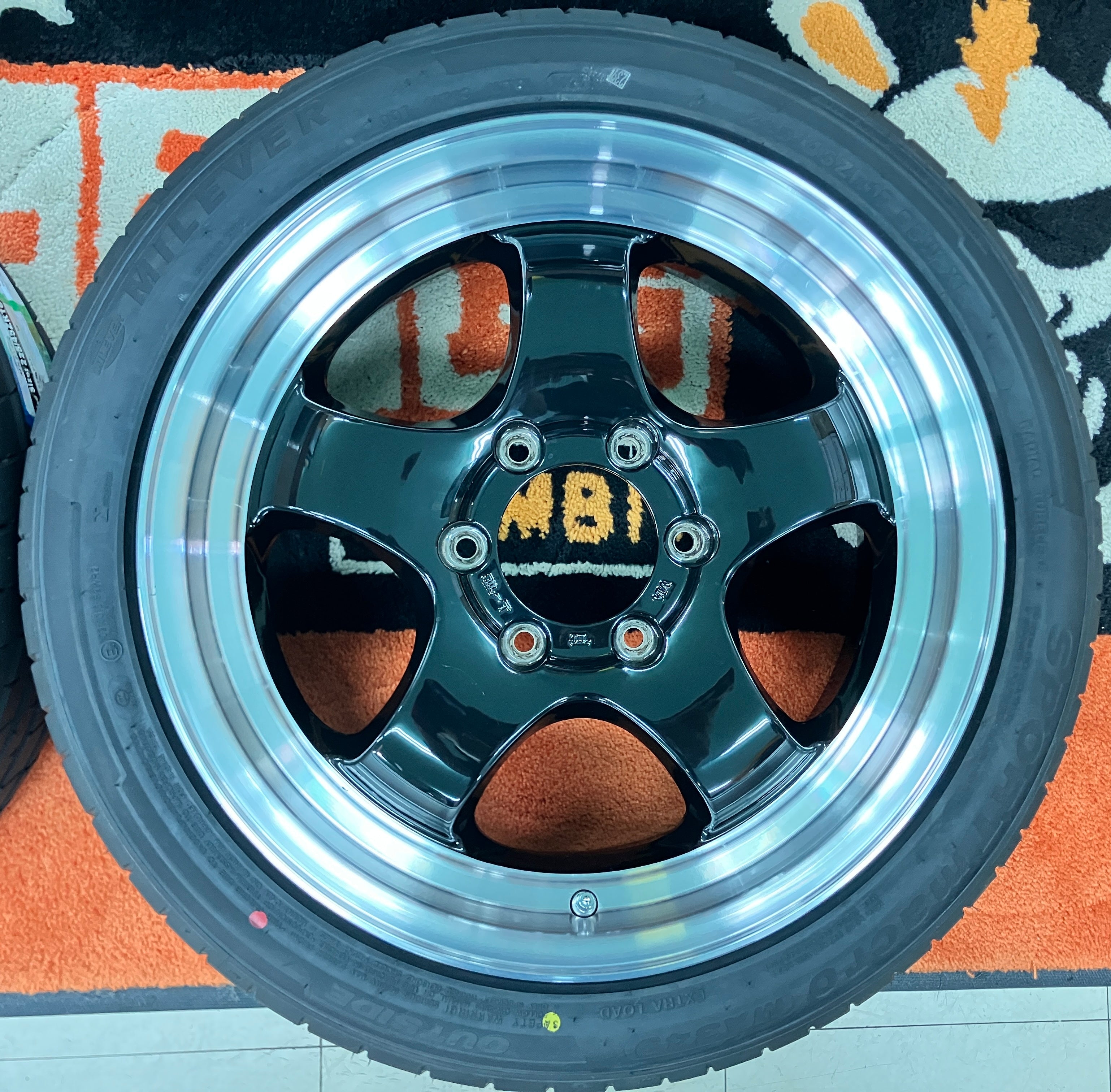 ◇夏用Set◇安心画像多数! 新品タイヤ付き 18inch 8J ET35 WORK XTRAP