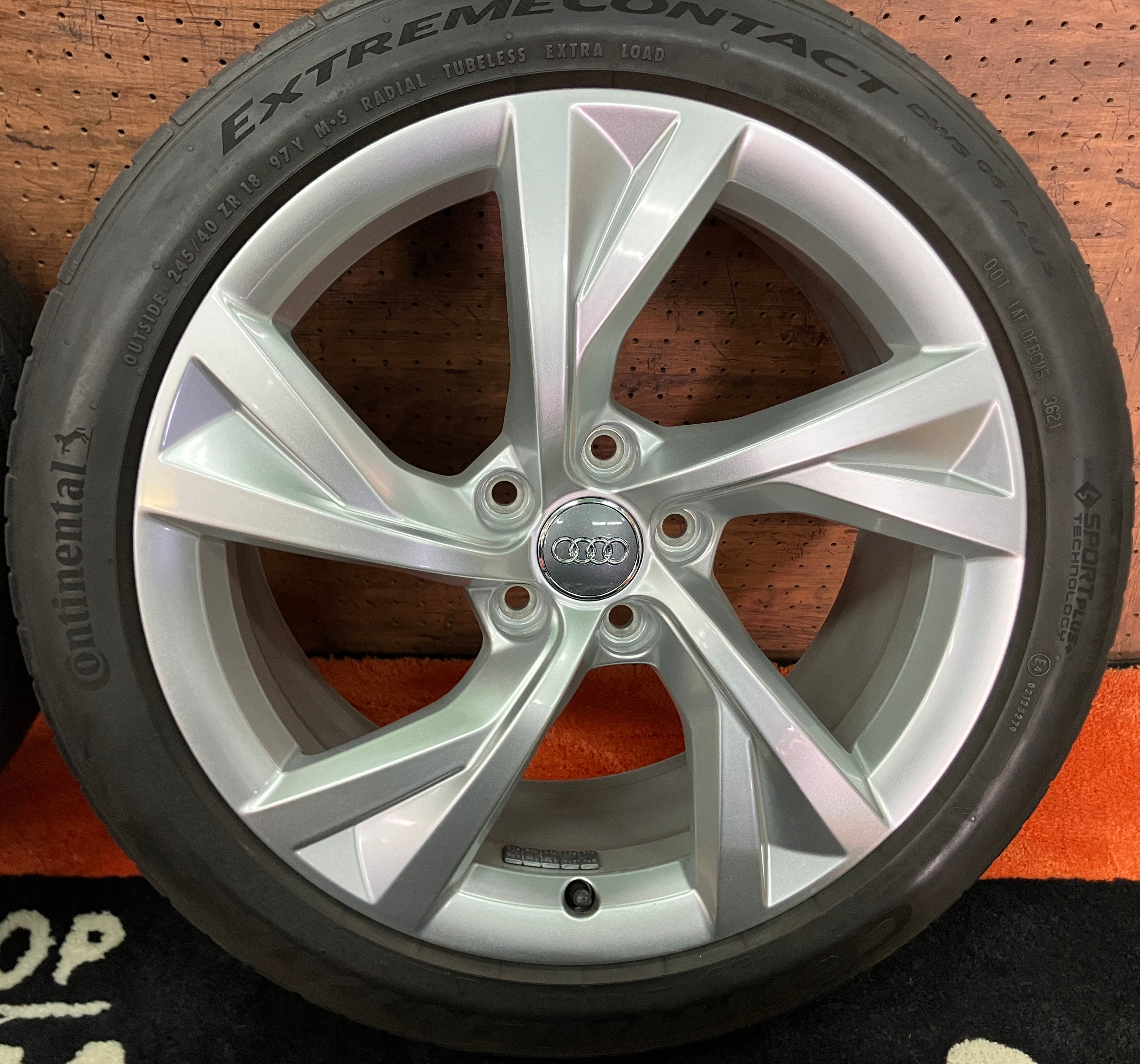 ◇夏用Set◇安心画像多数! 18インチ 8J ET40 AUDIアウディ純正 A4 8W