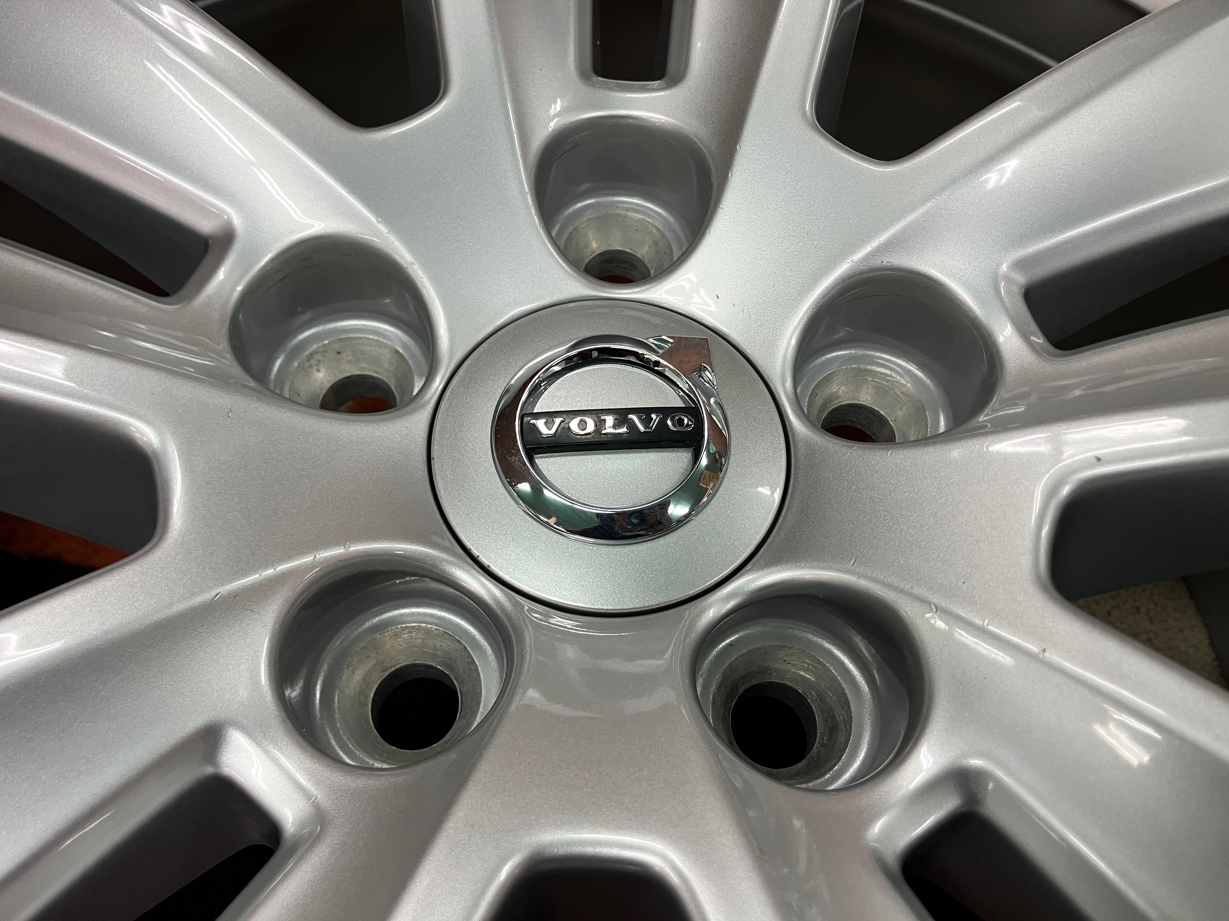 ◇ホイールのみ4本セット! VOLVO(ボルボ)純正アルミホイール 7J ET40.5