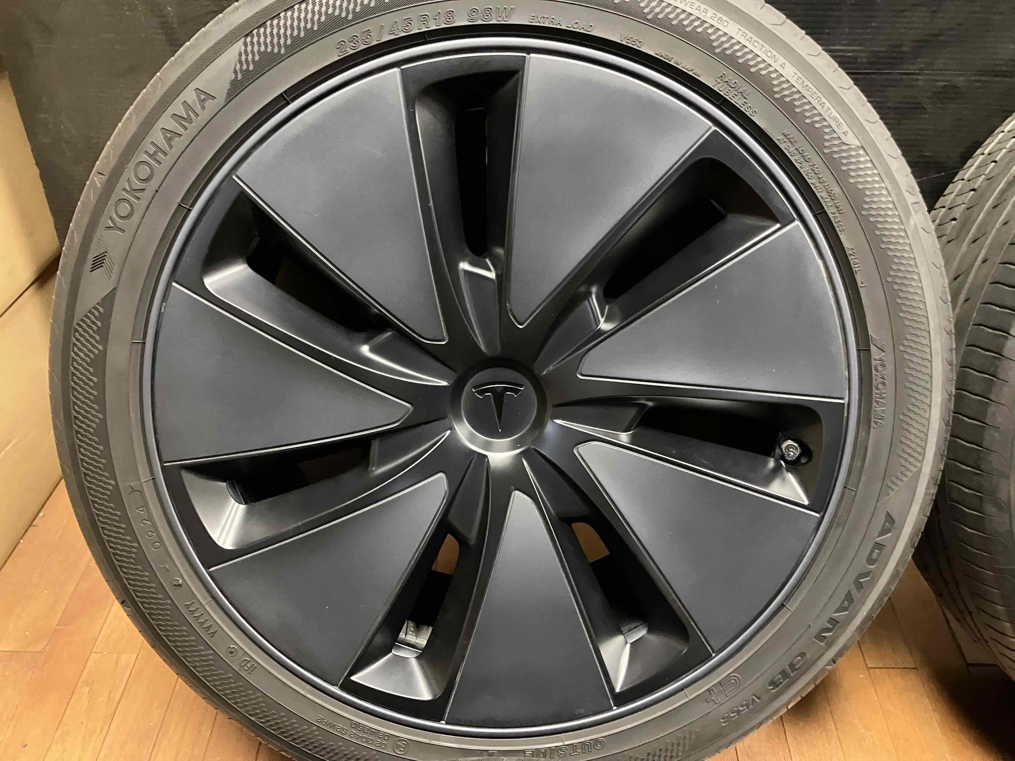 ◇キズ修正済み◇テスラ TESLA MODEL3 モデル3 純正 18インチ◇8.5J+38