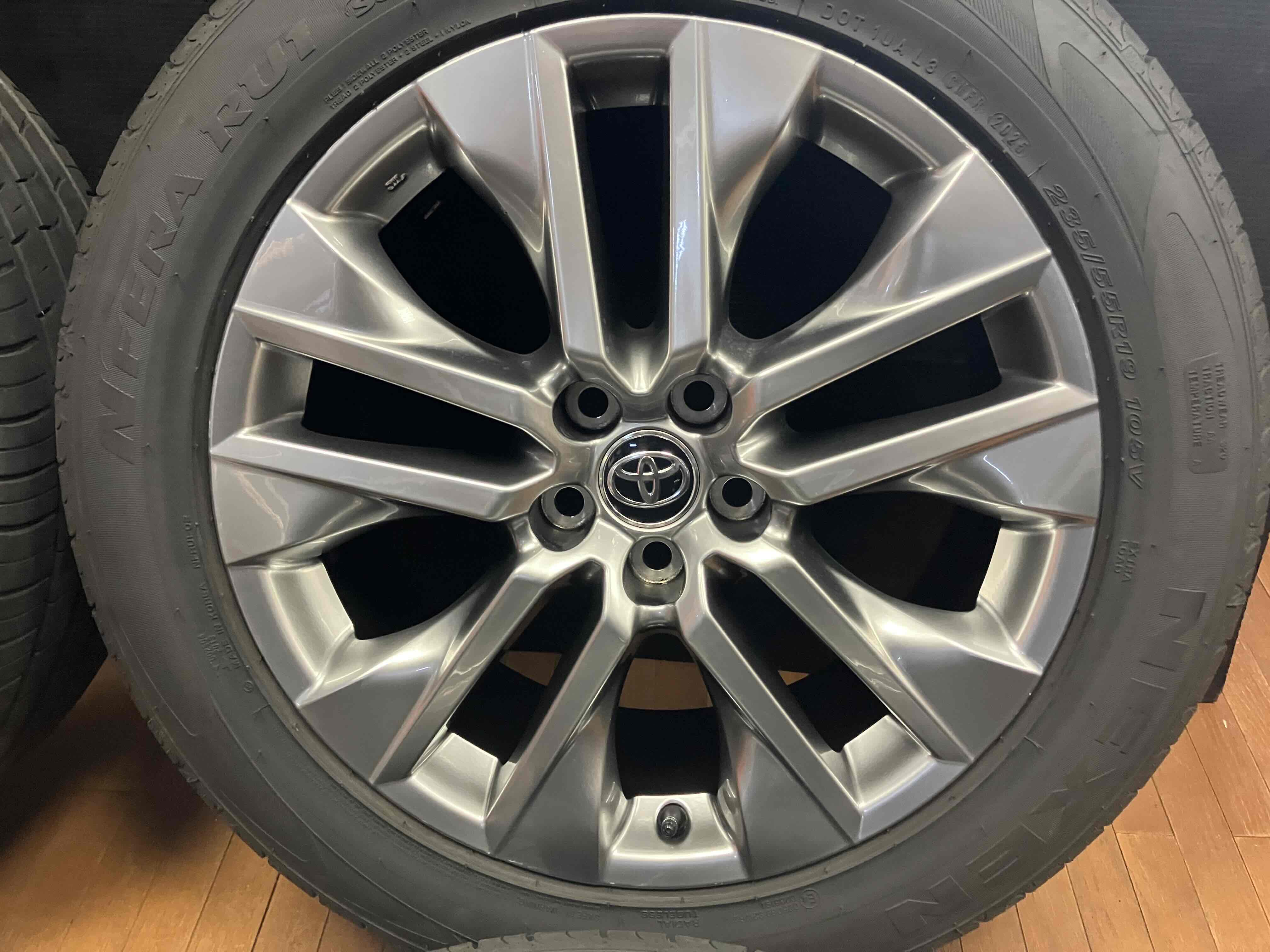 ◇TOYOTA RAV4純正 19インチ◇7J+40 5H114.3◇NフィーラSUV 235/55R19