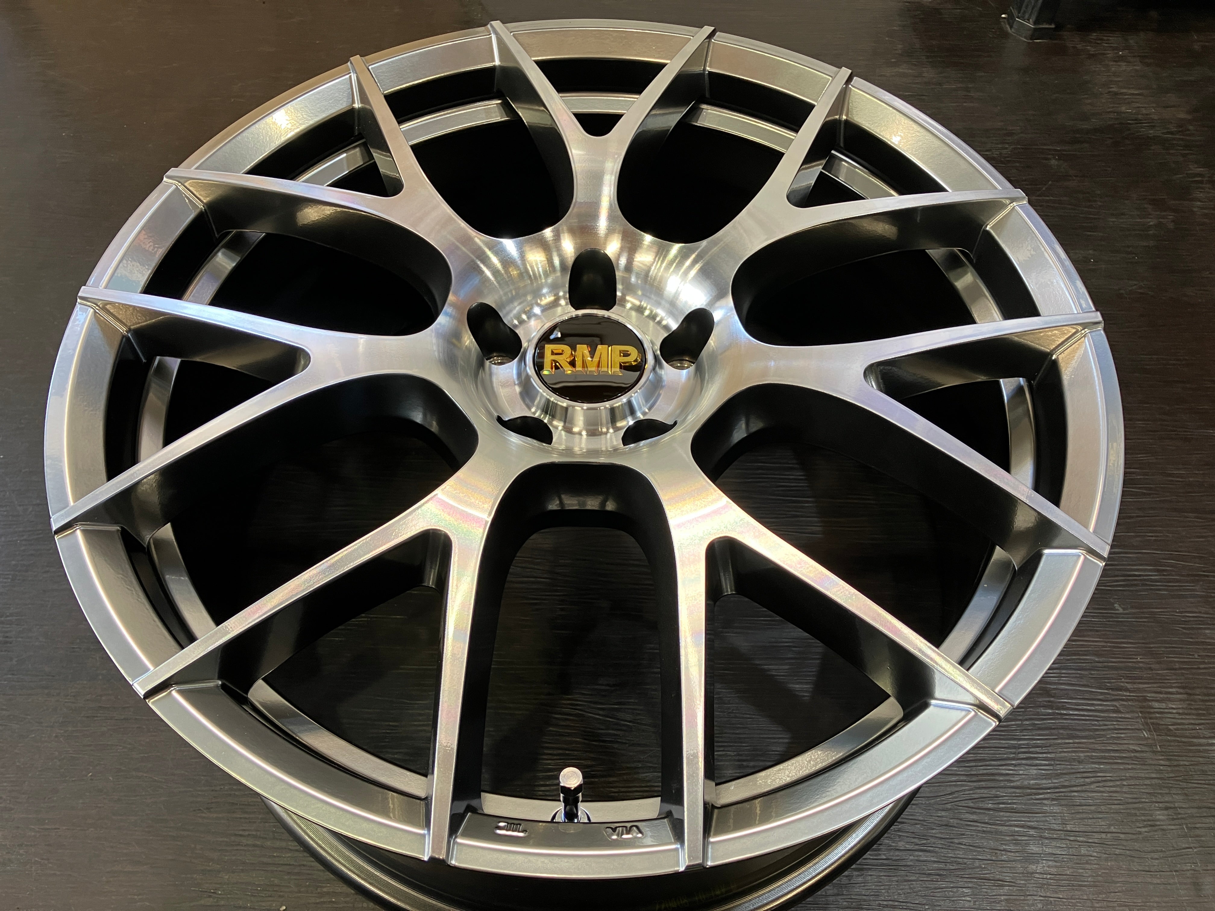 ☆未使用展示品 MID WHEEL RMP 027F マルカ 20インチ 8.5J +38 114.3/5