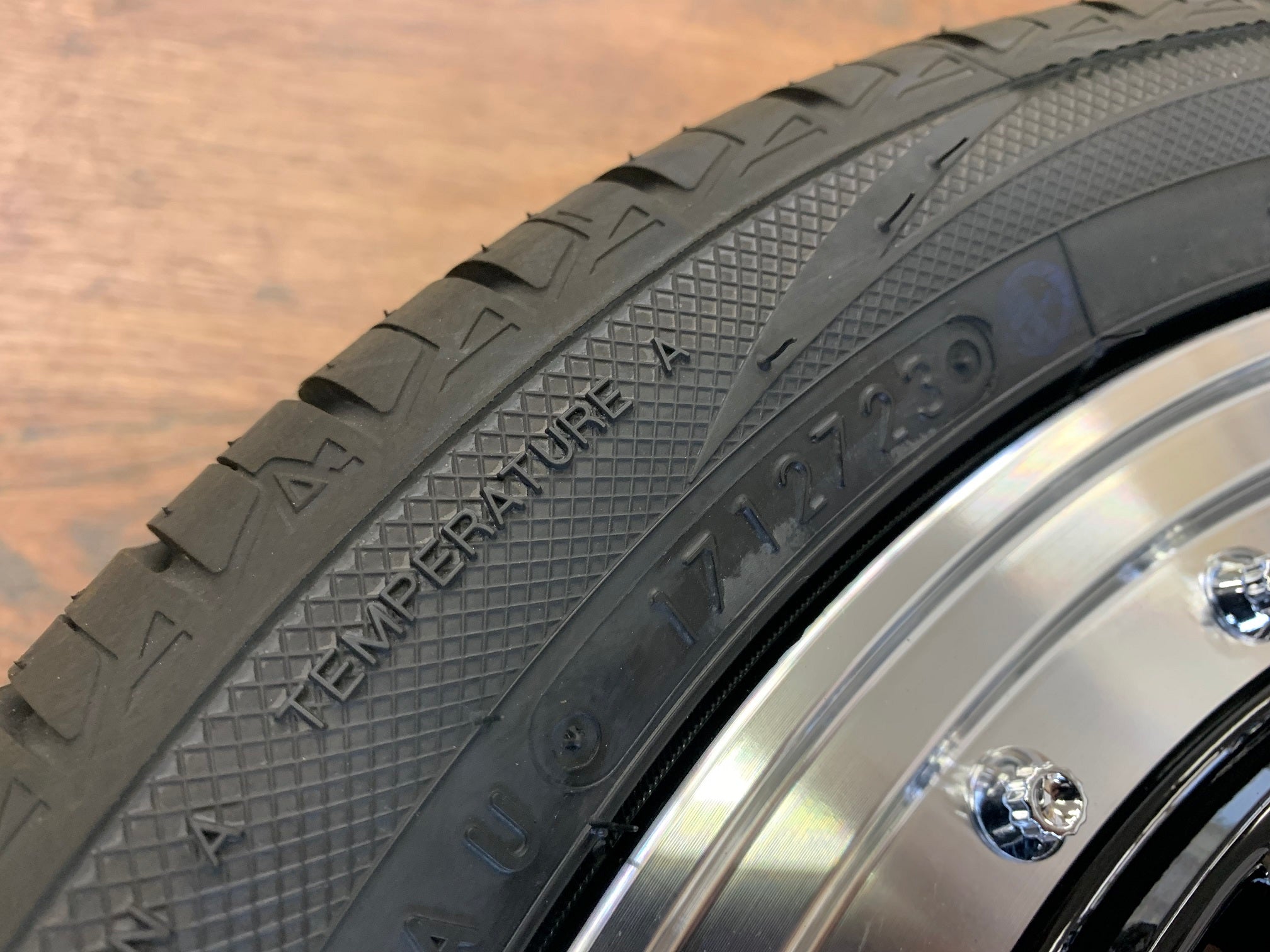 国産新品タイヤ付!共豊 シュタイナーFTX 15X4.5J+45 114.3-5H TOYO 165