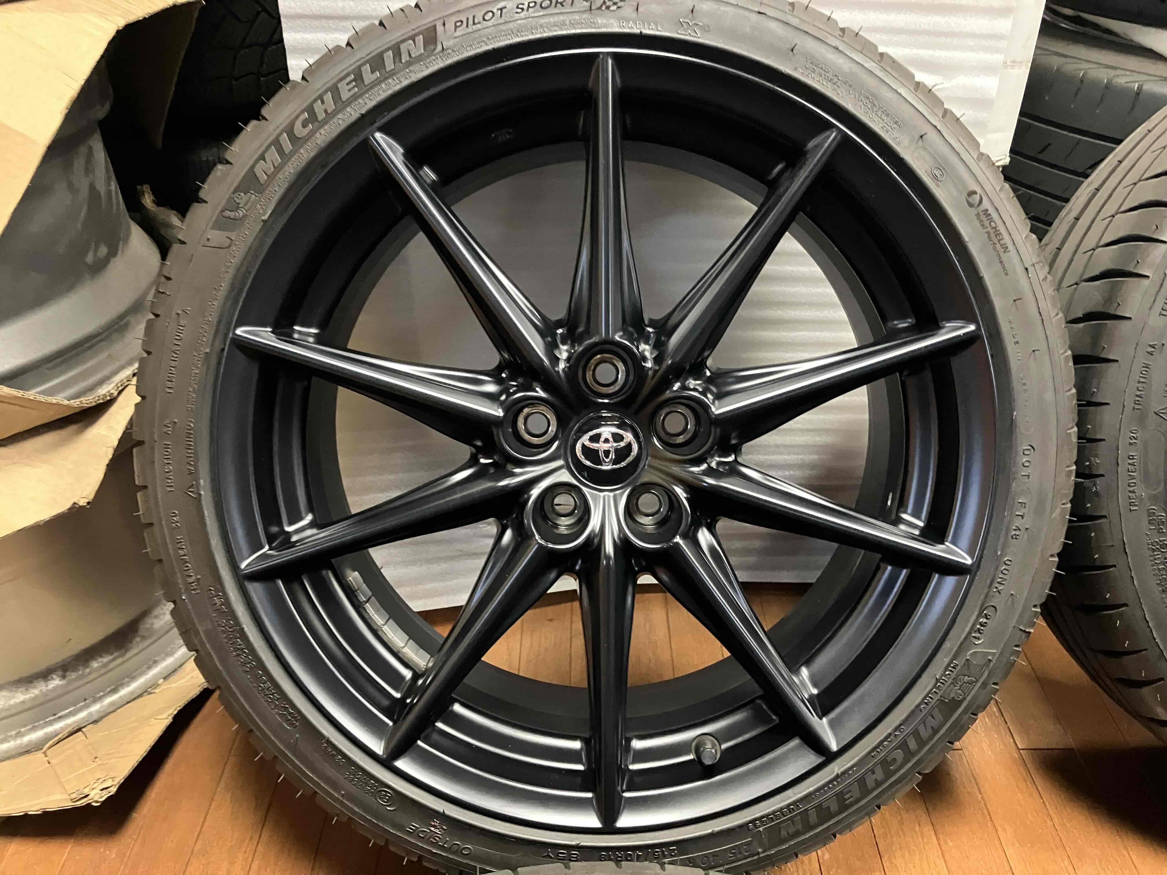 ◆美品!!TOYOTA GR86純正 18インチ◆7.5J+48 5H100◆パイロットスポーツ4 215/40R18 2021年製◆プリウ