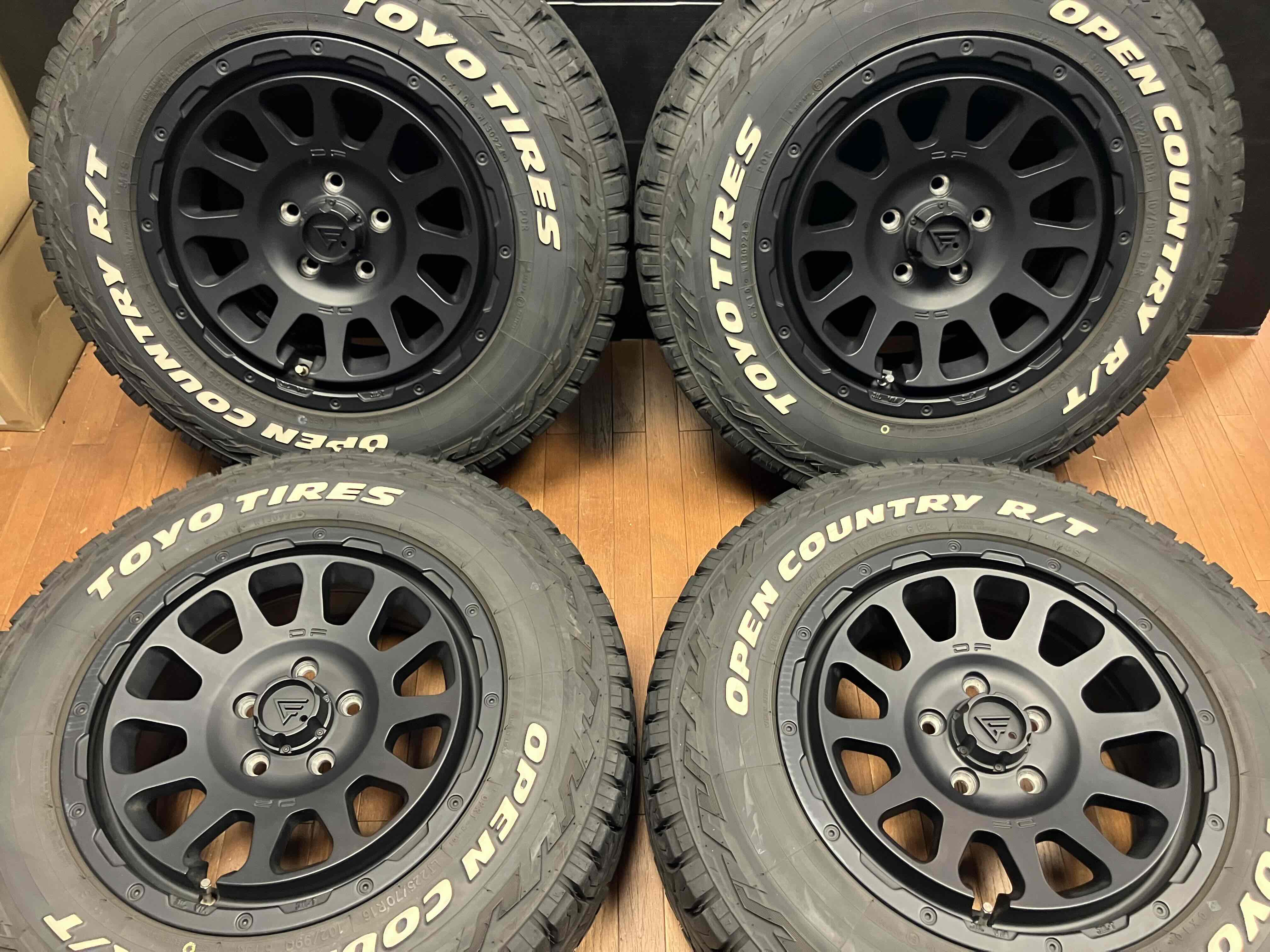 デルタフォース16 x 7J +42 / 5-114.3 オプカンAT EX デルタフォース オーバル 16インチ 7J+42 5H114.3 オープンカントリー