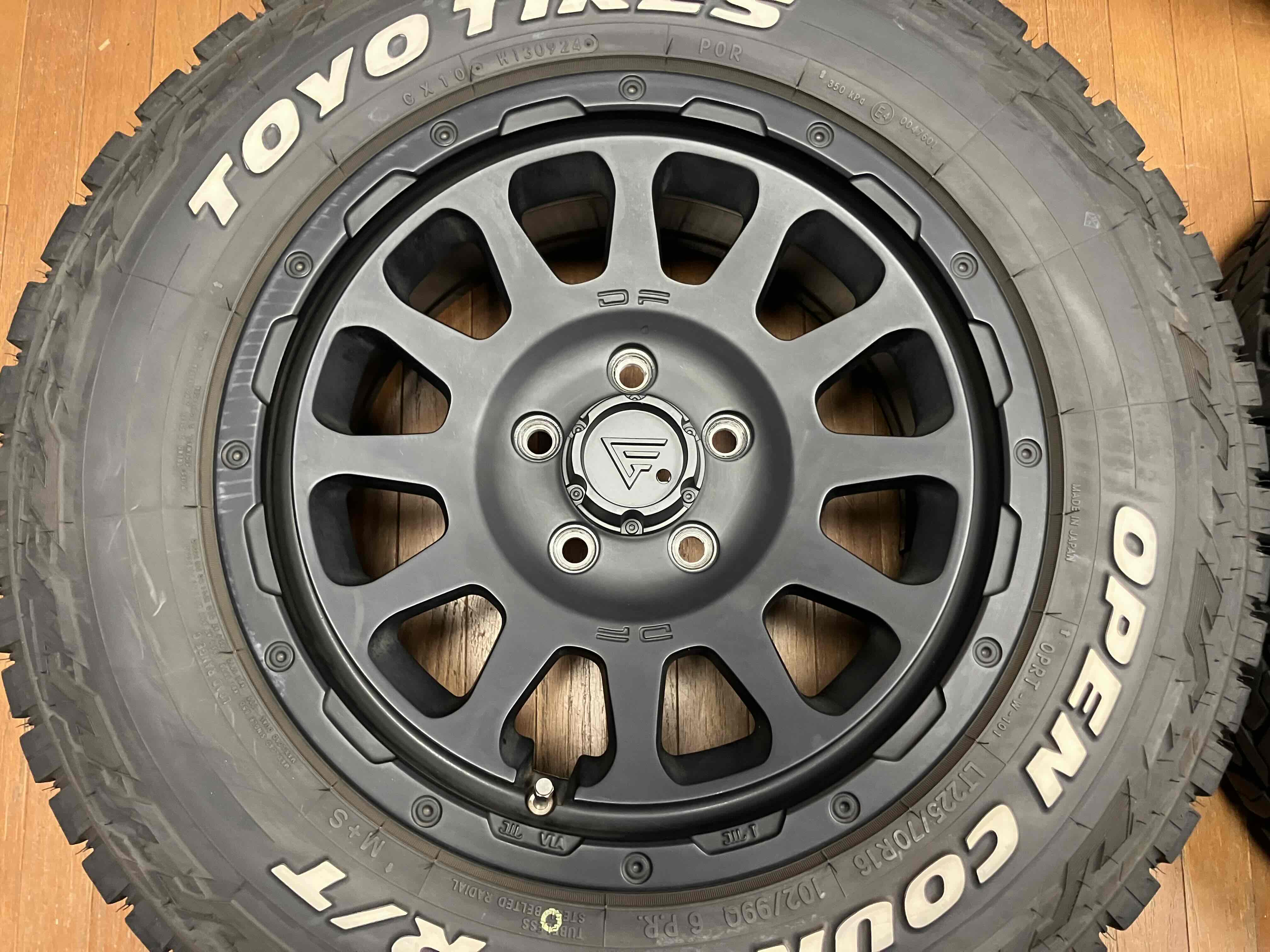 デルタフォース オーバル 16インチ 7J+42 5H114.3 オープンカントリー