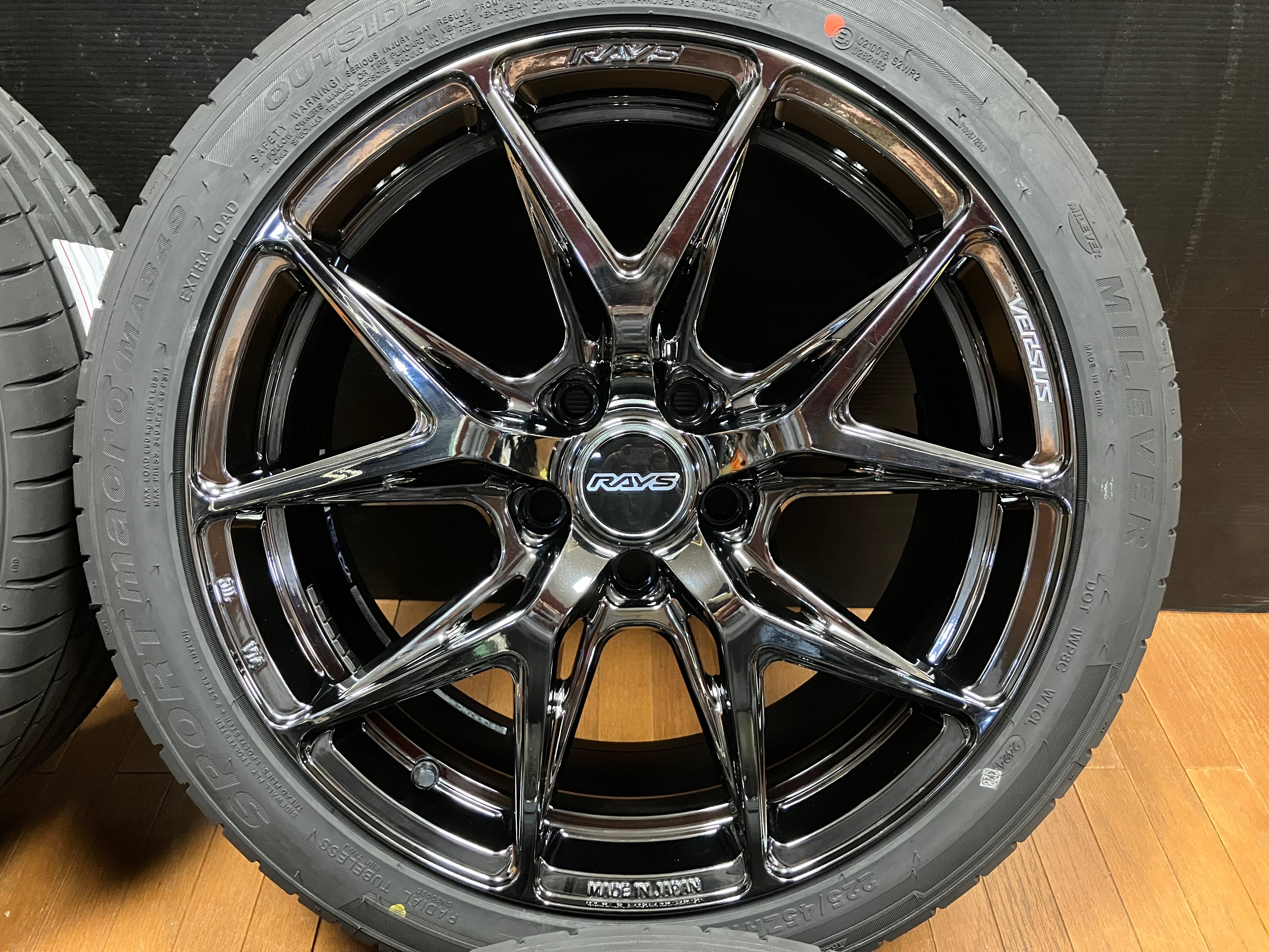 ◆新品タイヤ付き◆RAYS レイズ ベルサス VV21S 18インチ PCD114.3 5H 8J +45◆ミレバー 225/45R18付き