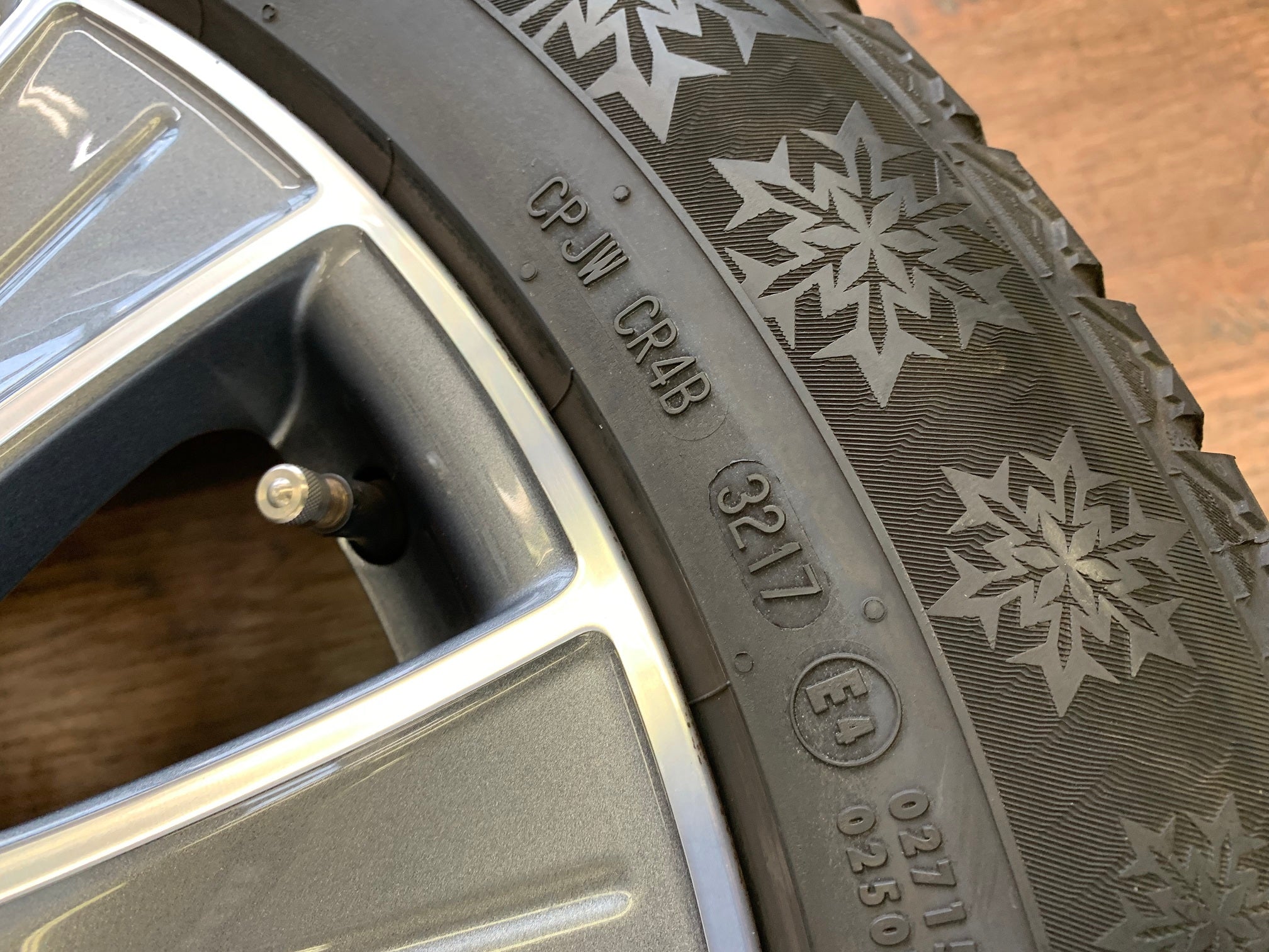 メルセデスベンツ W222 Sクラス 18×8J 5H112 PCD+41 コンチネンタル MO 245/50R18 4本 2023年製 サマータイヤ キズあり 1 ν§ ベンツ Sクラス W222純正 18X8J+41 112-5H コンチネンタル 245