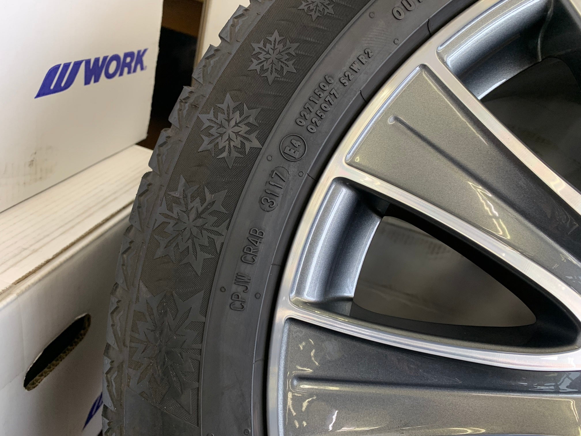 1 ν§ ベンツ Sクラス W222純正 18X8J+41 112-5H コンチネンタル 245