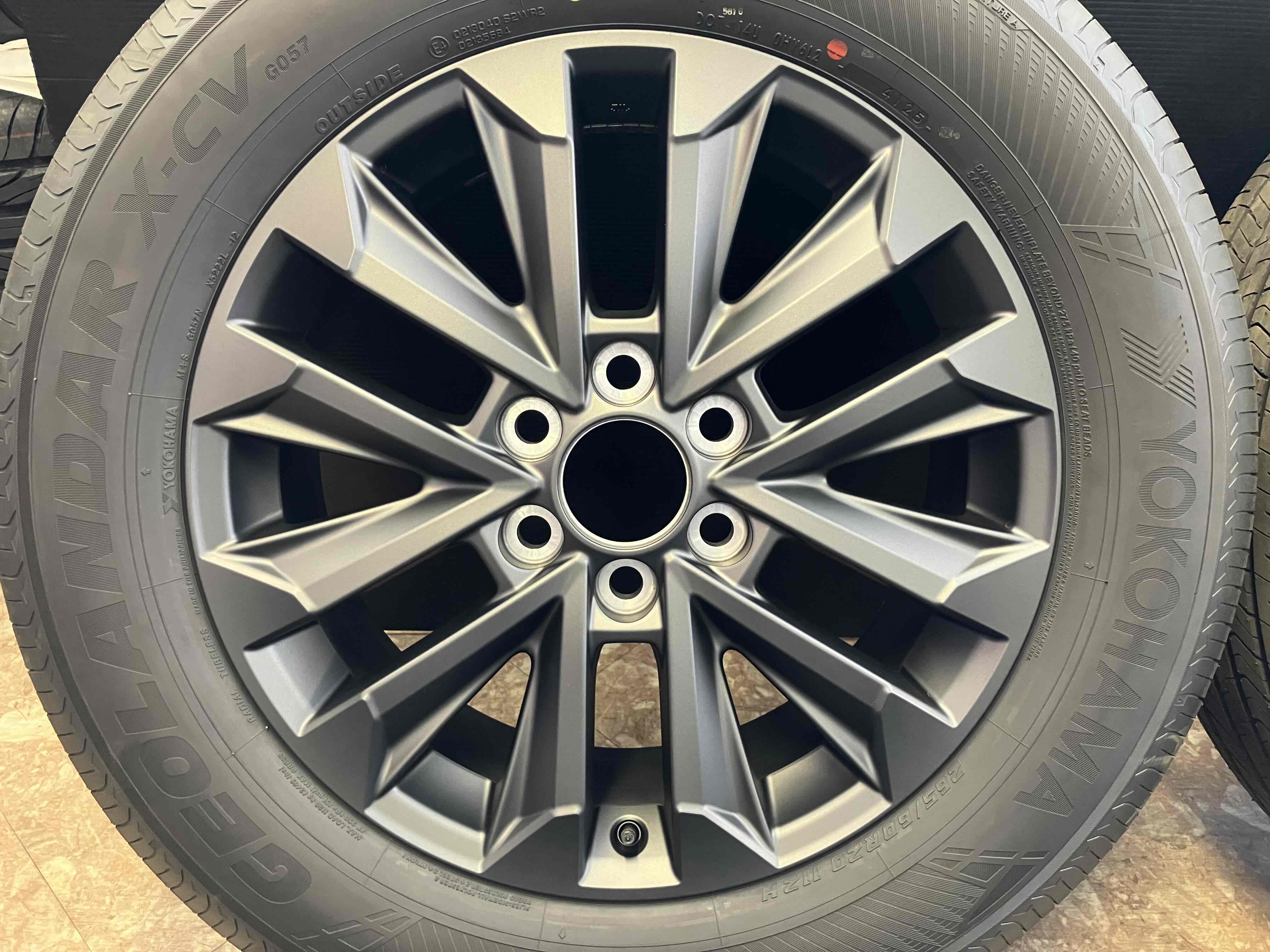 純正 ZX ランドクルーザー PCD139 +60 ランクル250車格に似合う20 