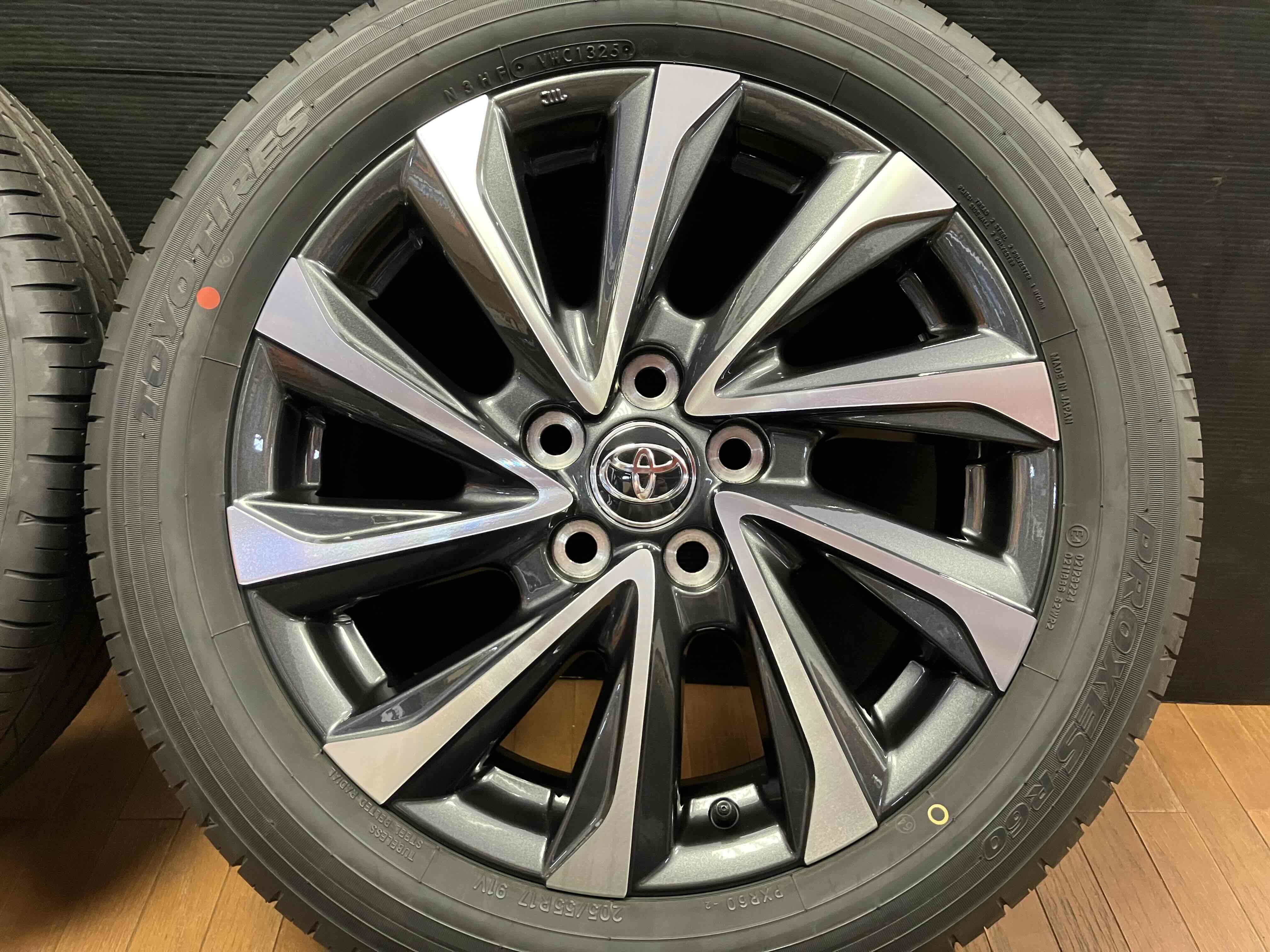 ◇新車外し◇TOYOTA 90系 ヴォクシー 純正 17インチ ガンメタ