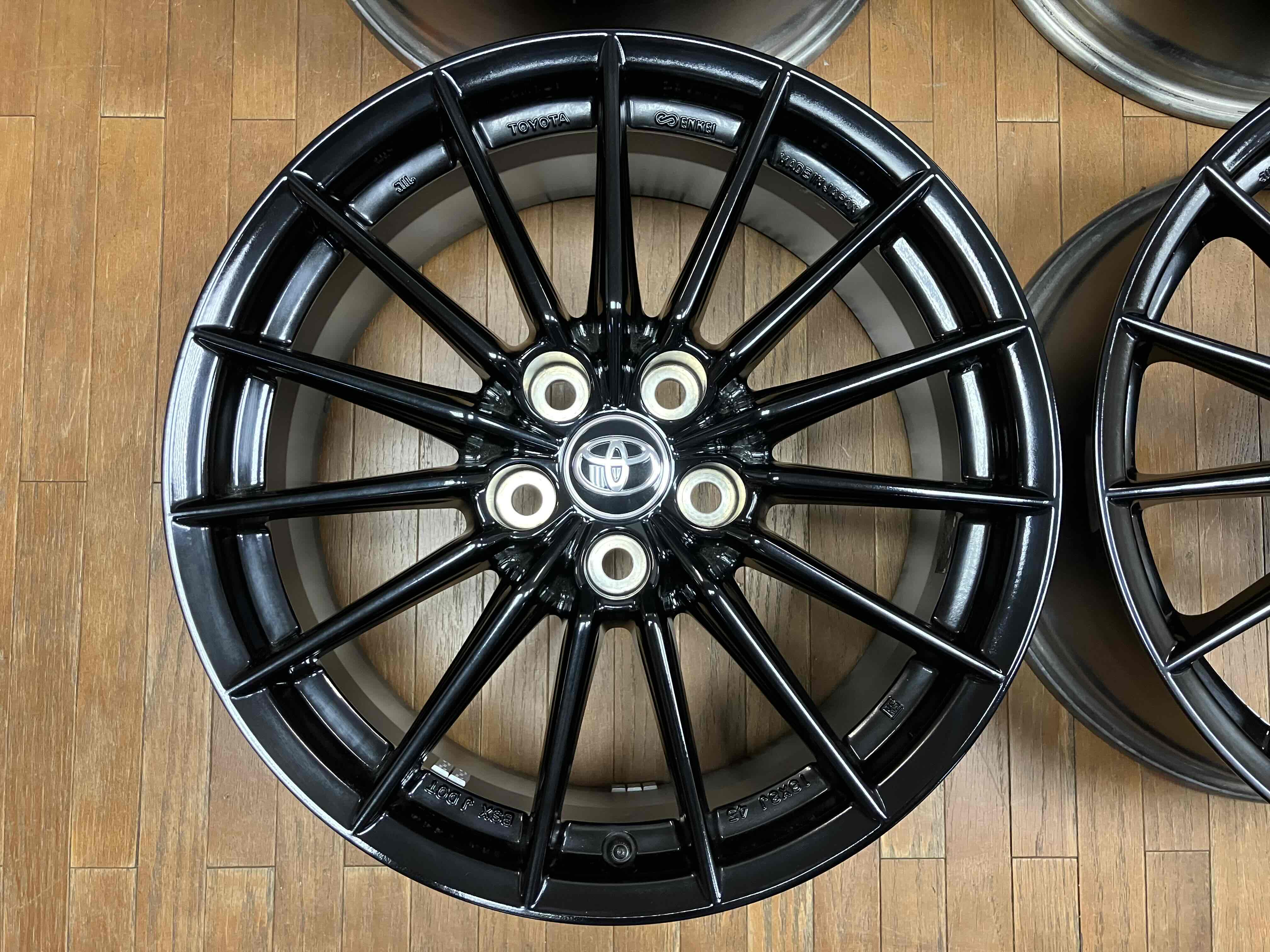 ◇仕上げ済み◇TOYOTA トヨタ GRヤリス 純正 エンケイ製 18インチ 8J+