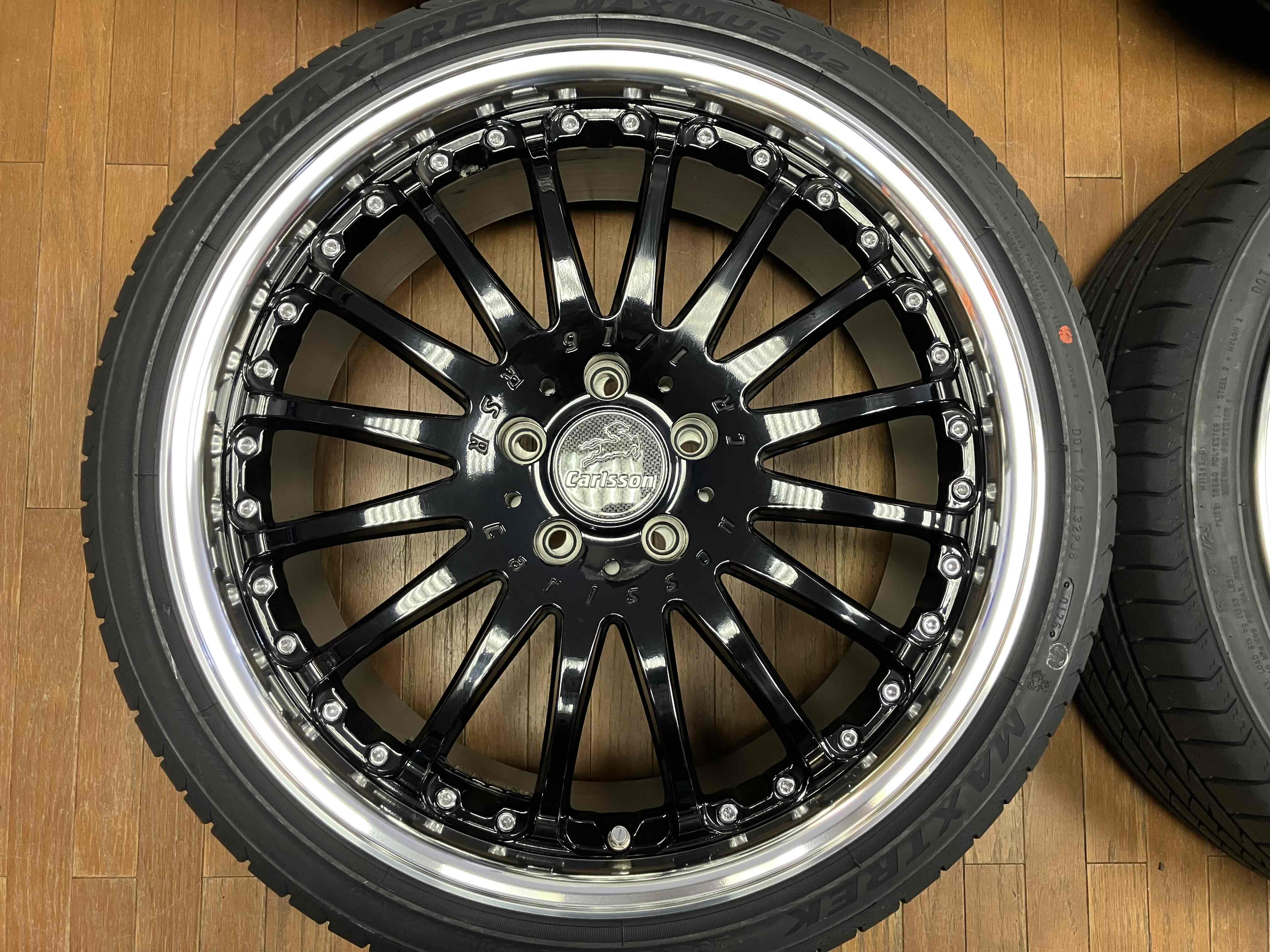 ◇希少◇絶版品◇新品タイヤ付き◇Carlsson カールソン 1/16 RSR 19
