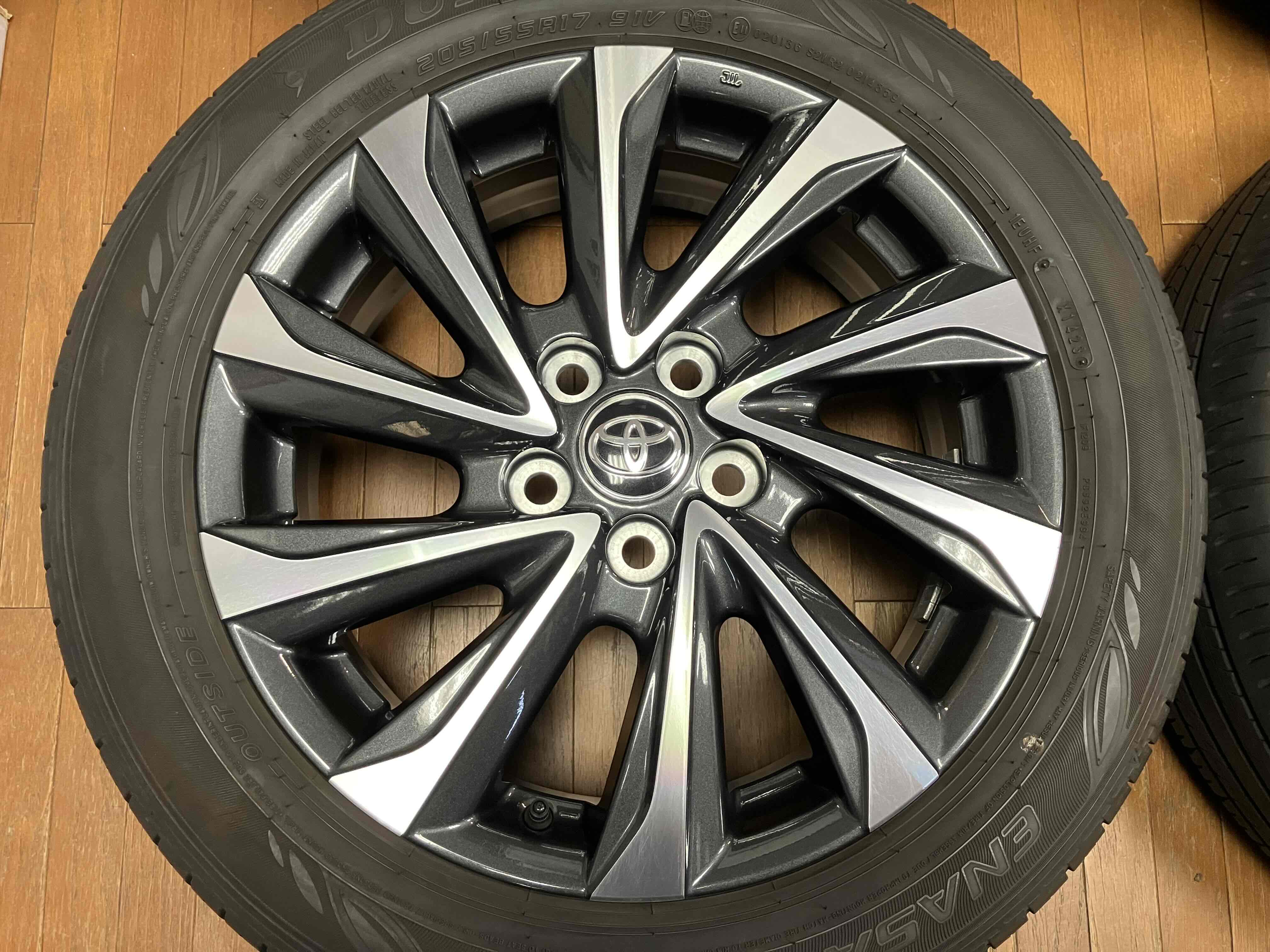 ◇美品◇TOYOTA トヨタ 90系 ヴォクシー 純正 17インチ 6J+40 PCD