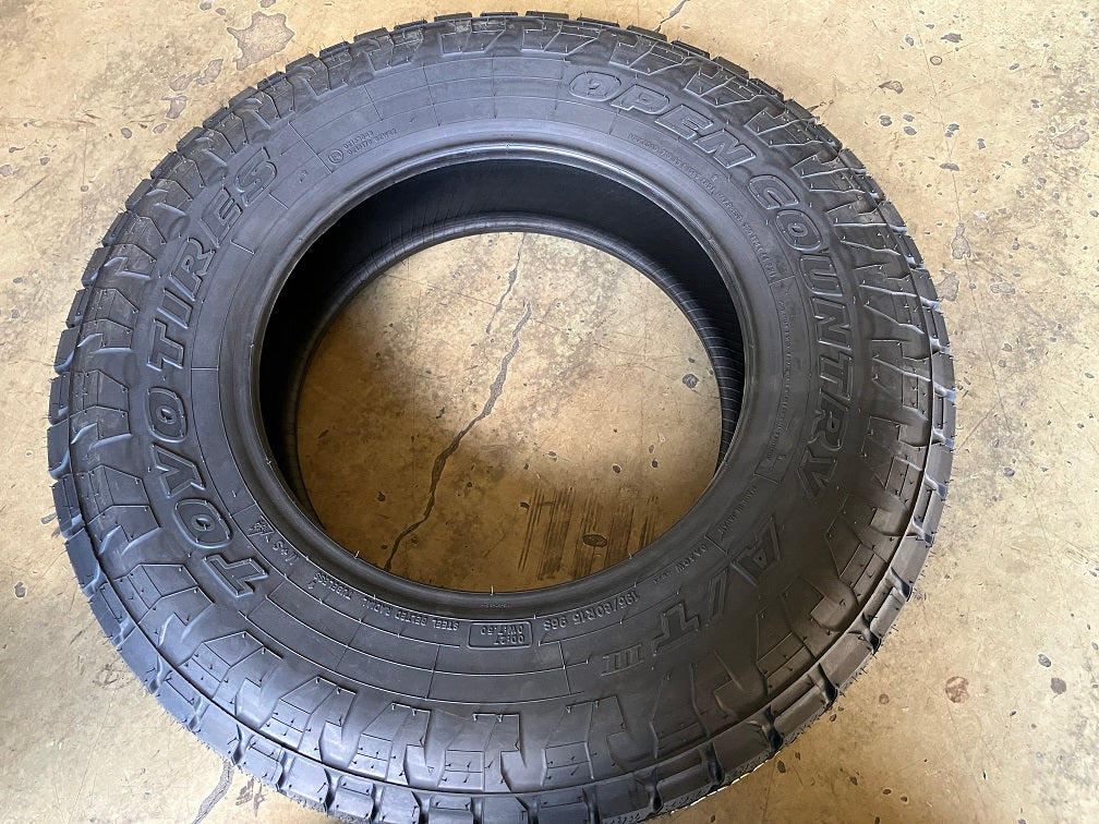 Toyo tire 195/80r15 オープンカントリー ホワイトレター 195 80 r15