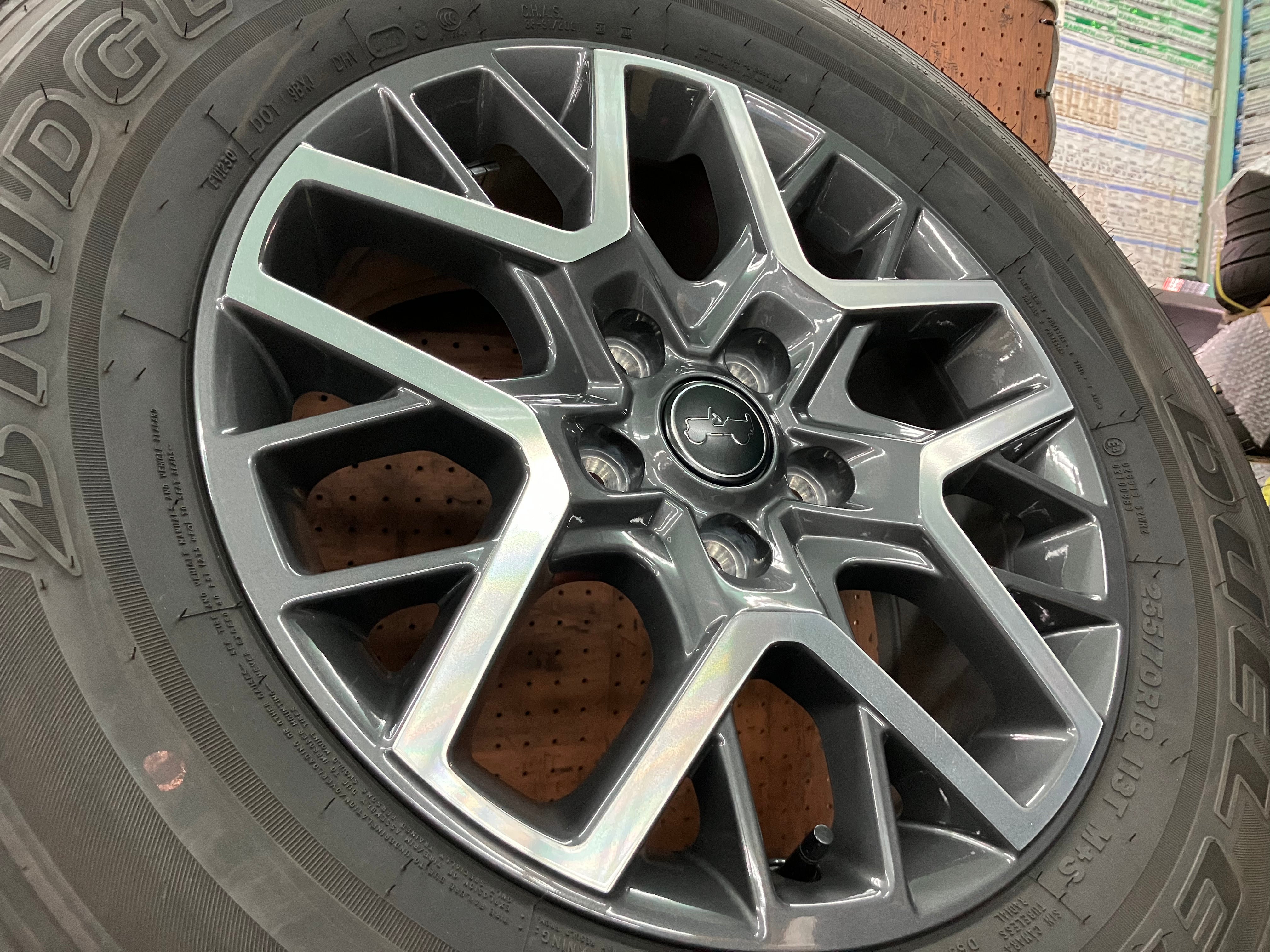 ◇美品!!JL系 ジープ ラングラー サハラ 後期純正◇18インチ 7.5J+