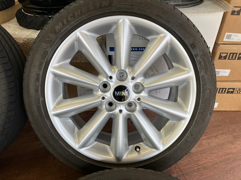 1 ν§ ミニ F54 クラブマン MINI 純正 ベントスポーク518 7.5J-17インチ