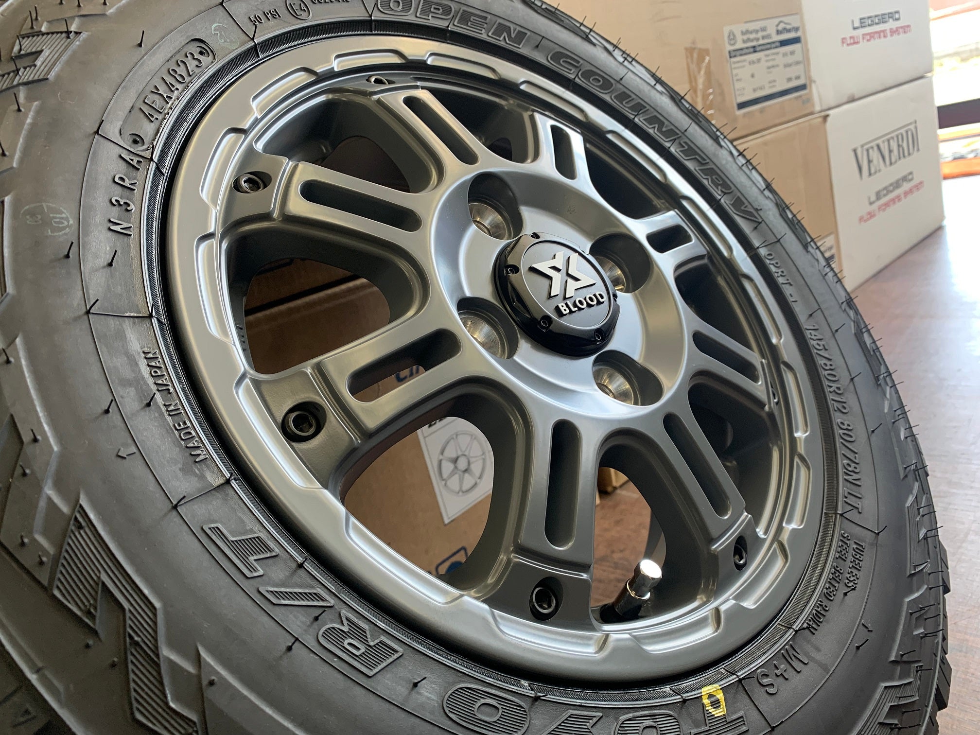 即納!未使用品 XB01 12X4J+43 100-4H TOYO OPENCOUNTRY R/T 145