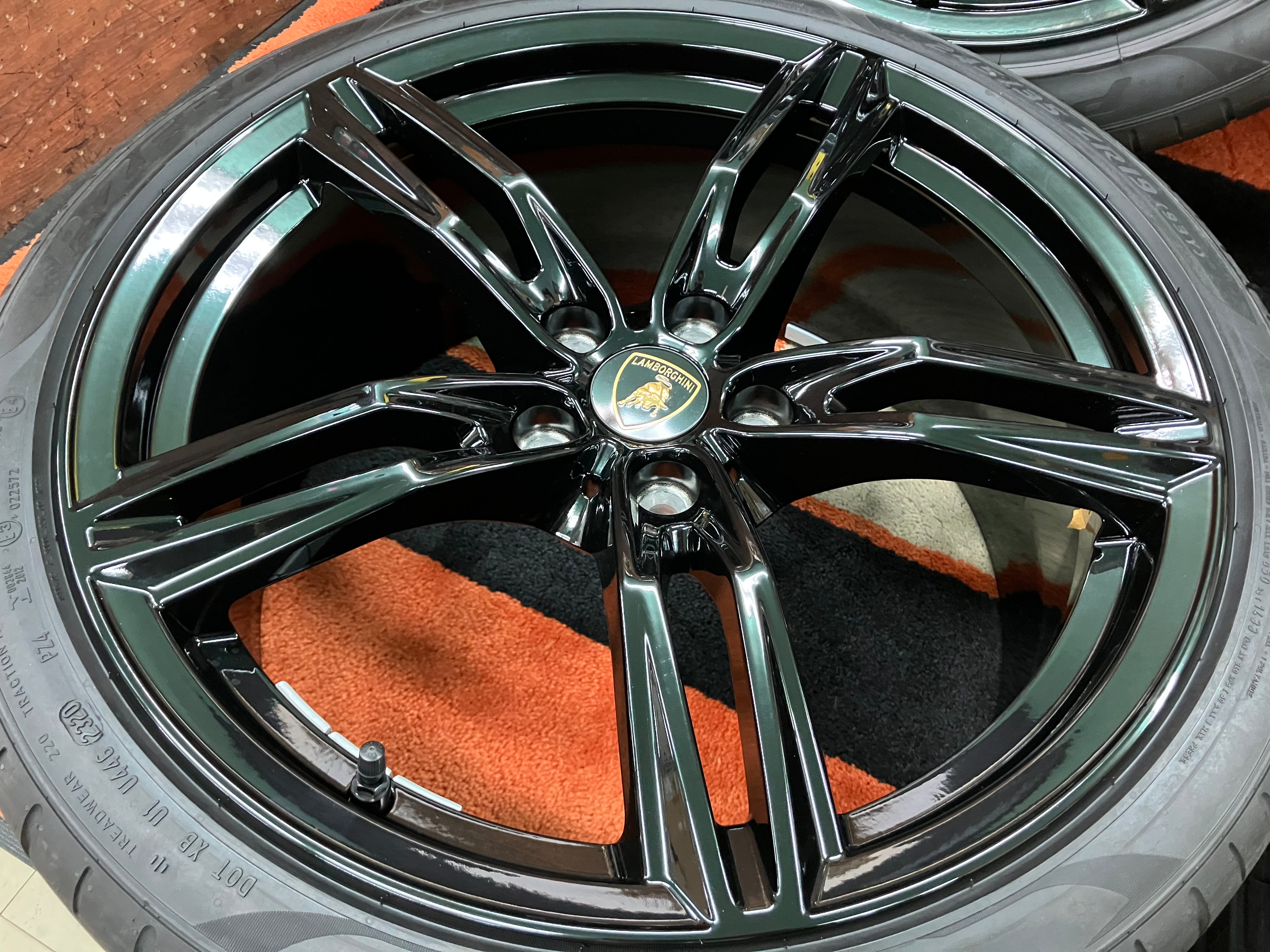 ◇良品♪ランボルギーニ ウラカン EVO RWD Spider 純正◇19インチ 8.5J