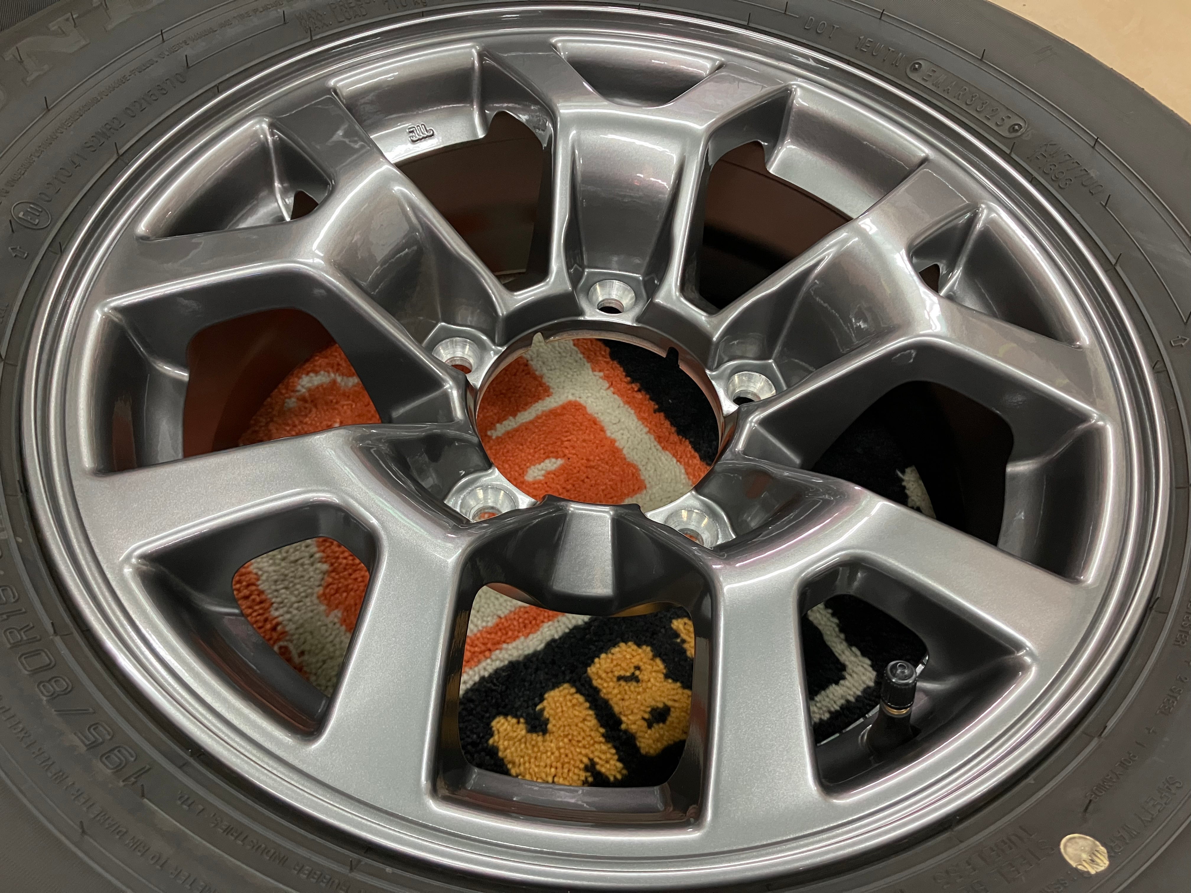 ◇程度良好品♪スズキ JB74W ジムニー シエラ 純正◇5.5J+5 139.7-5H ◇程度良好品♪スズキ JB74W ジムニー シエラ 純正◇5.5J+5 139.7-5H