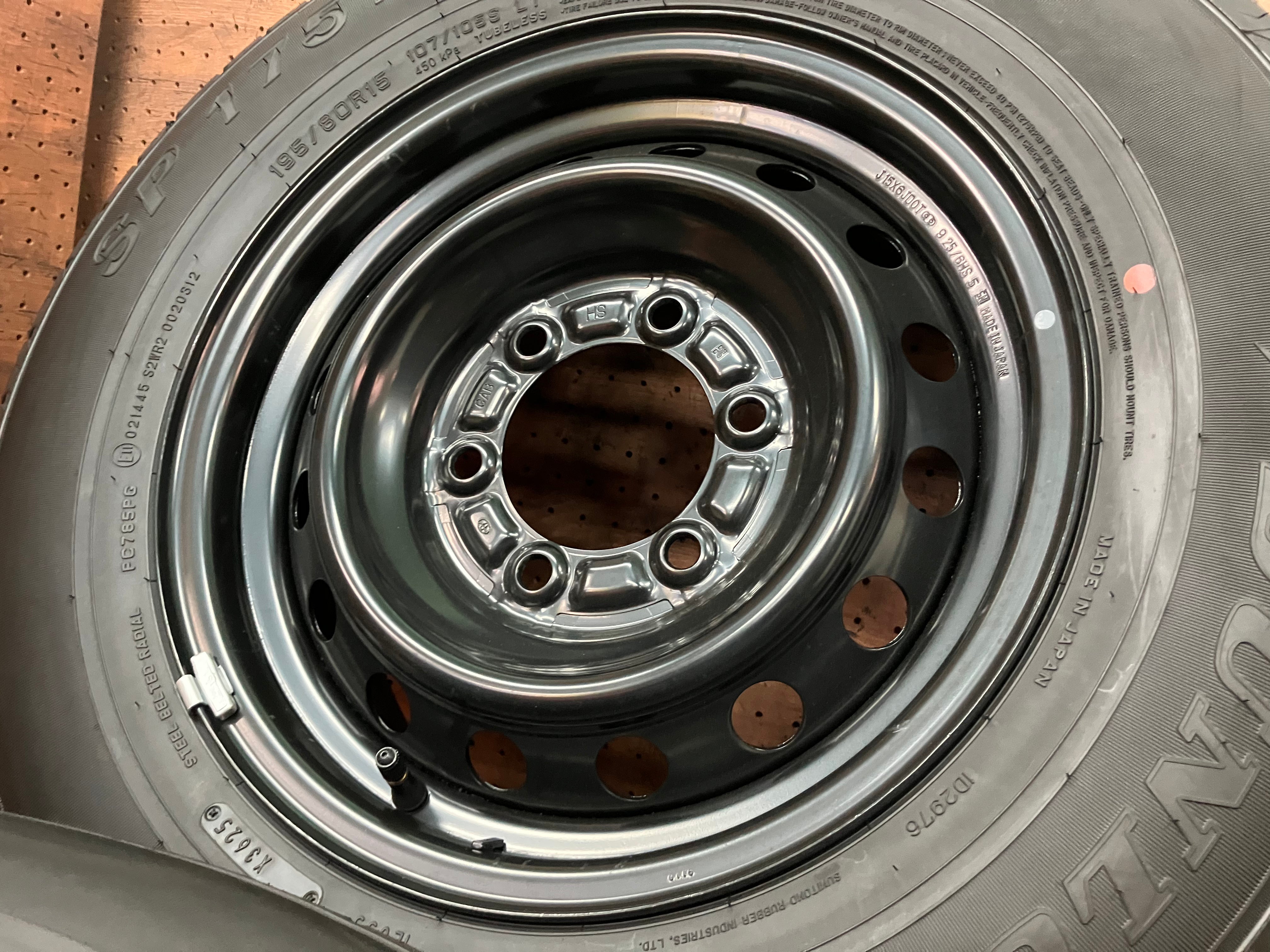 ◇新車外し♪トヨタ 200系ハイエース 純正スチールホイール◇15インチ