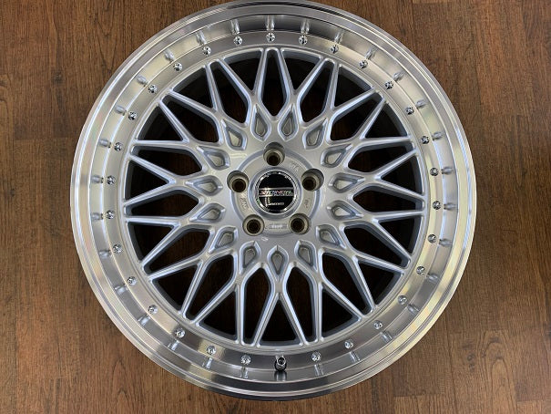 シュタイナー FTX シルバー(20xF:8.5J+35/R:9.5J+40 PCD114.3/5H
