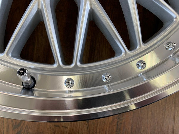 シュタイナー FTX シルバー(20xF:8.5J+35/R:9.5J+40 PCD114.3/5H)F:225