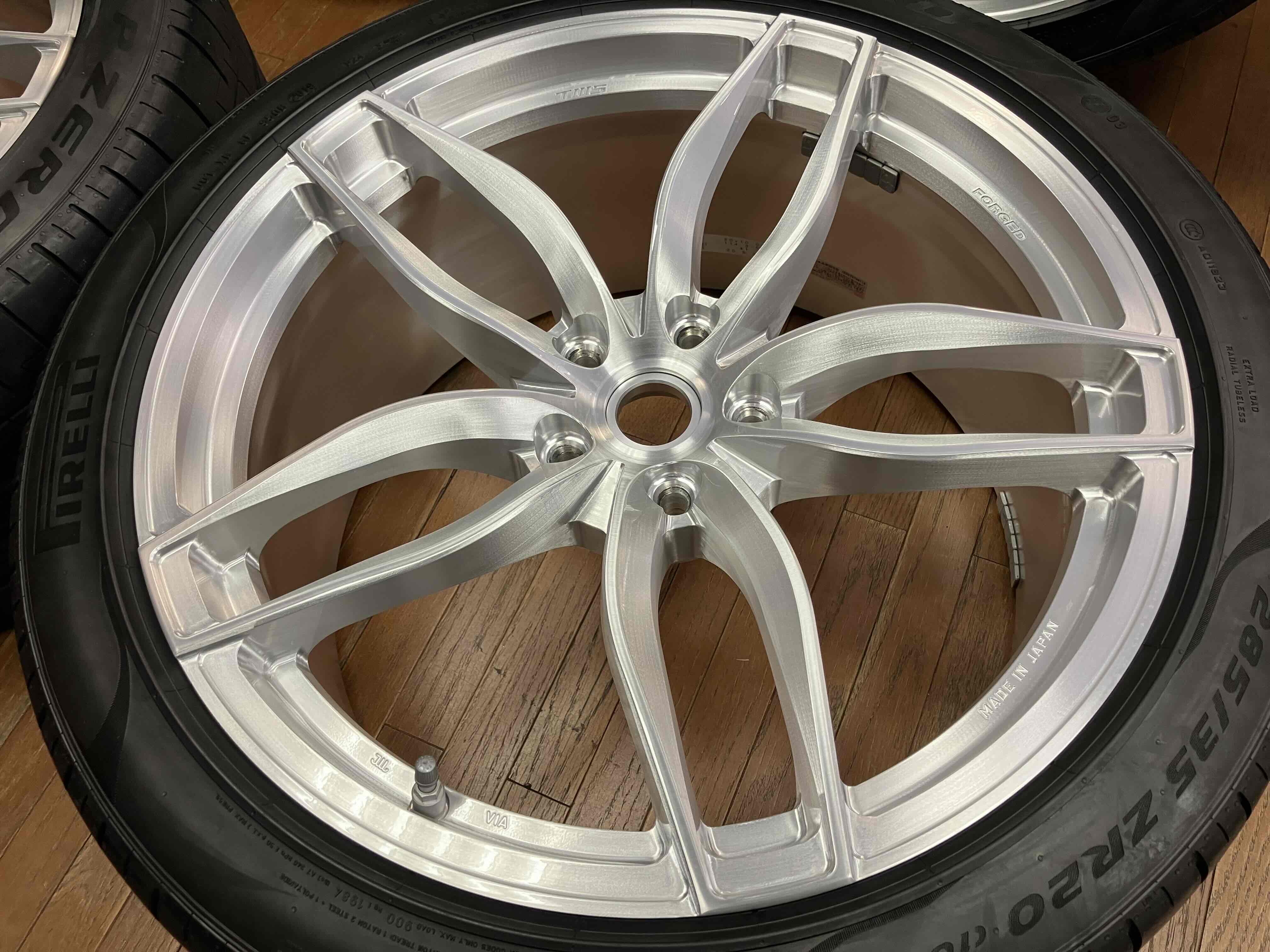 TWS 鍛造ホイール　20インチ　PIRELLI　タイヤ・ホイール　4本セット TWS 鍛造ホイール20インチPIRELLIタイヤ・ホイール4本セット