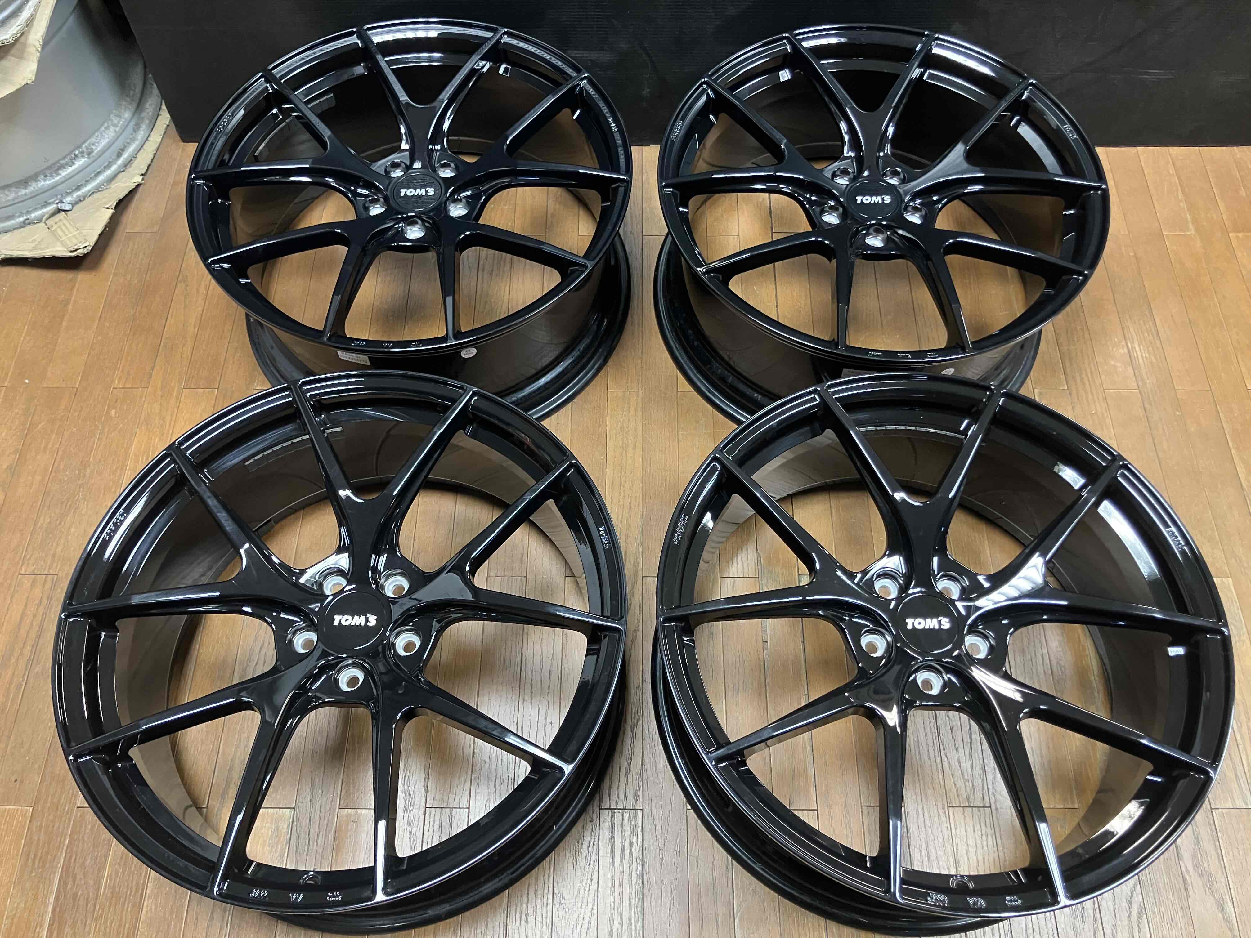 ◇鍛造 TOMS TWF03 21インチ◇8.5J+40 5H114.3◇TPMS・純正球面座