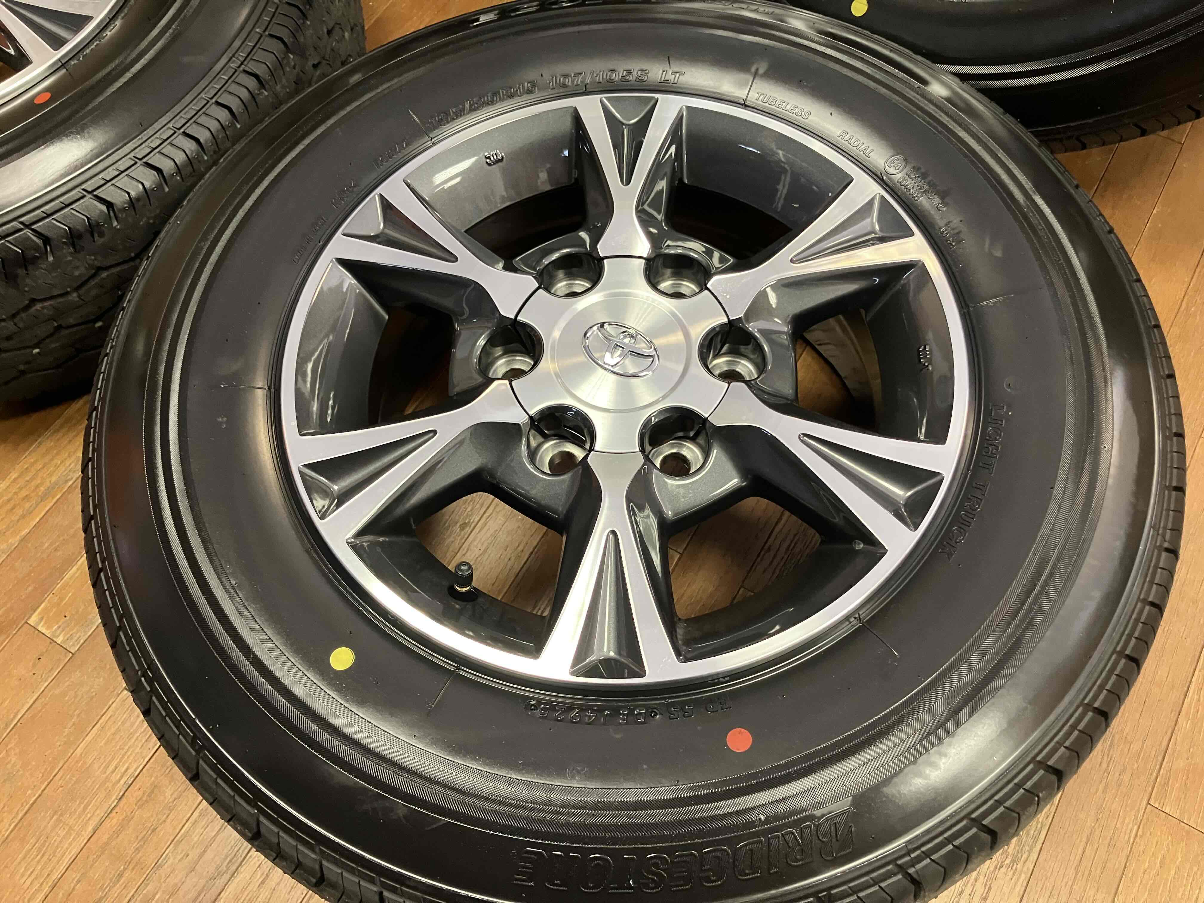 ◇新車外し!!200系 ハイエース純正 15インチ◇6J+35 6H139.7◇エコピア