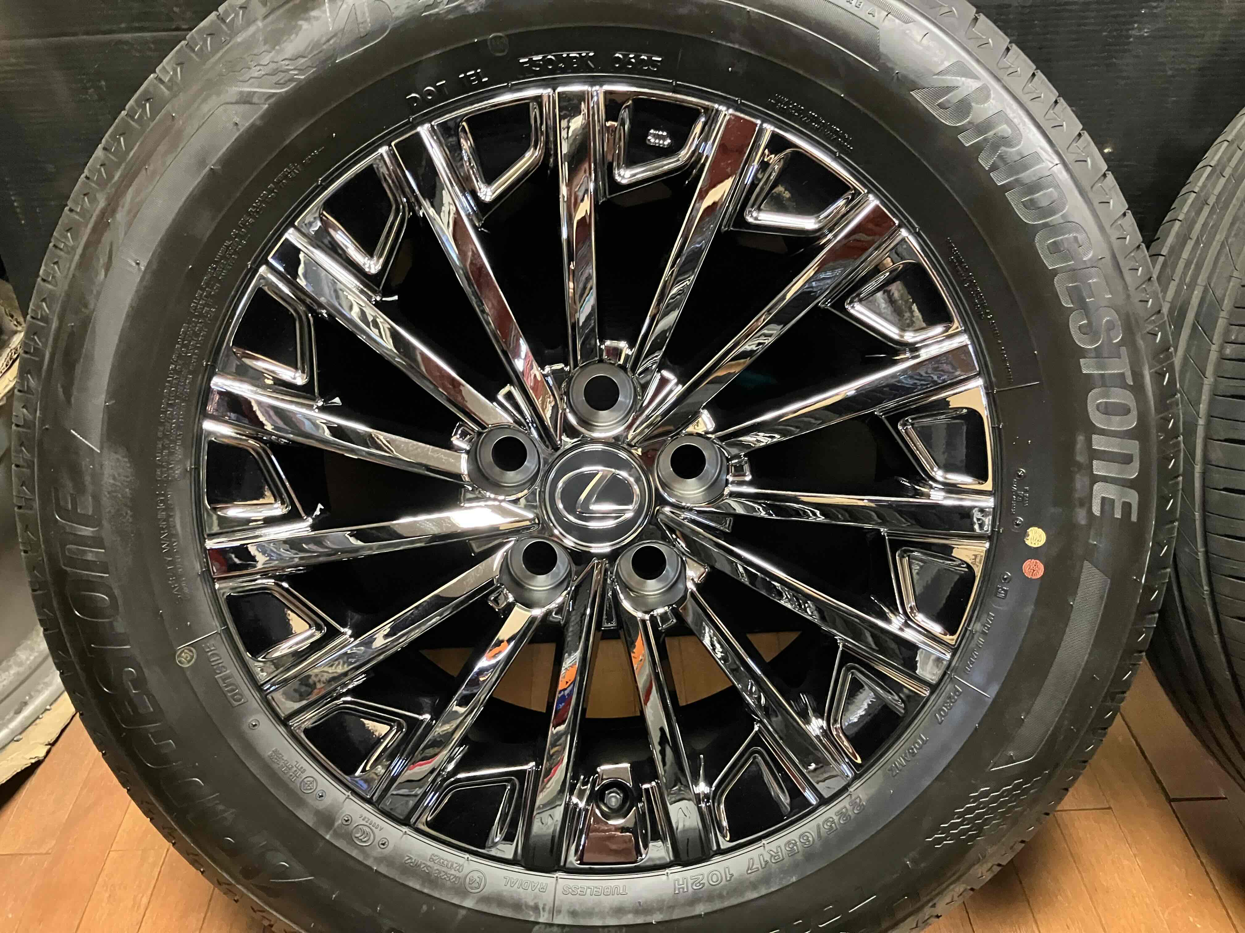 ◇新車外し◇Lexus LM 純正 17インチ◇ノイズリダクション◇BS T005