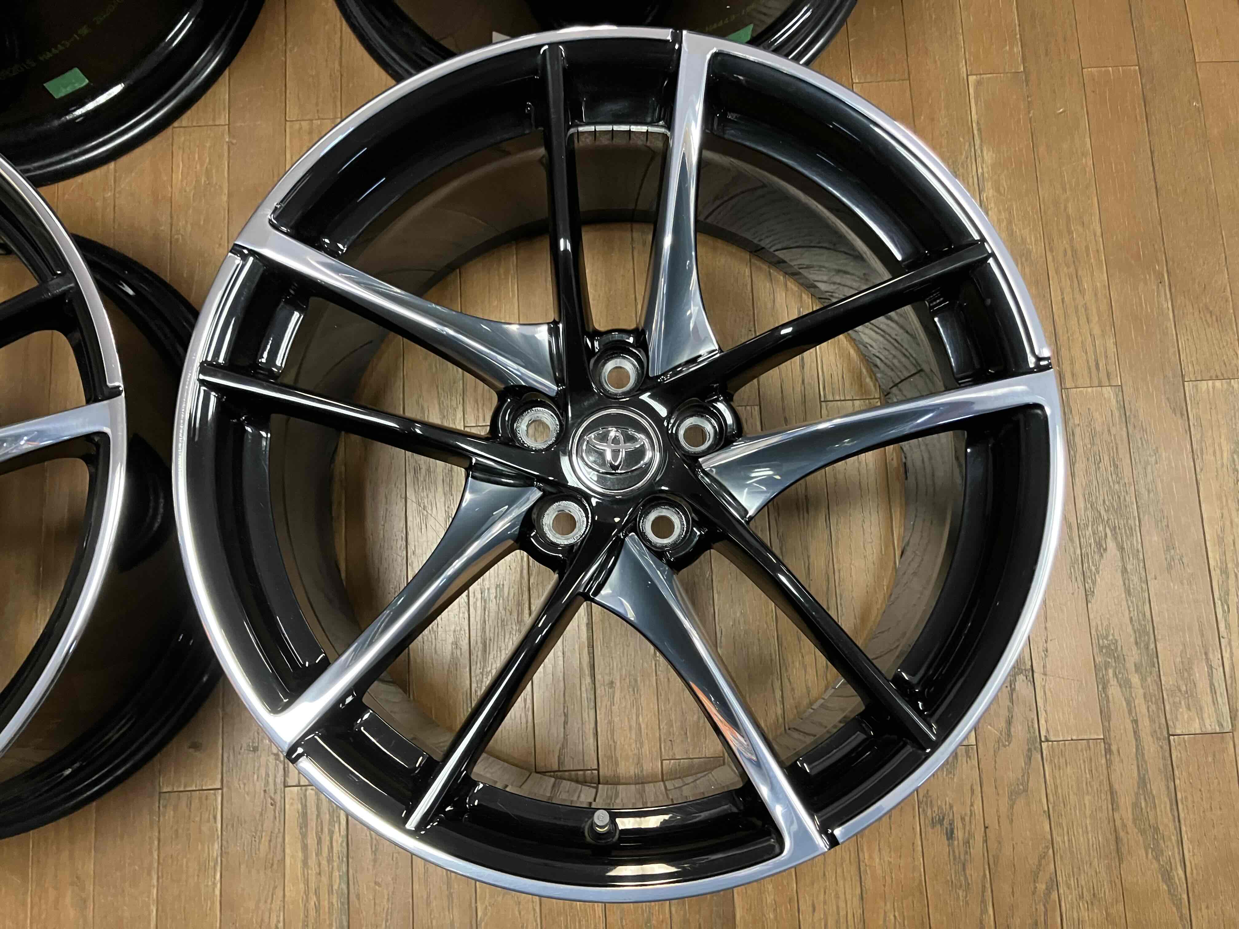 美品 トヨタGRスープラ RZ A90 純正鍛造19インチホイール
