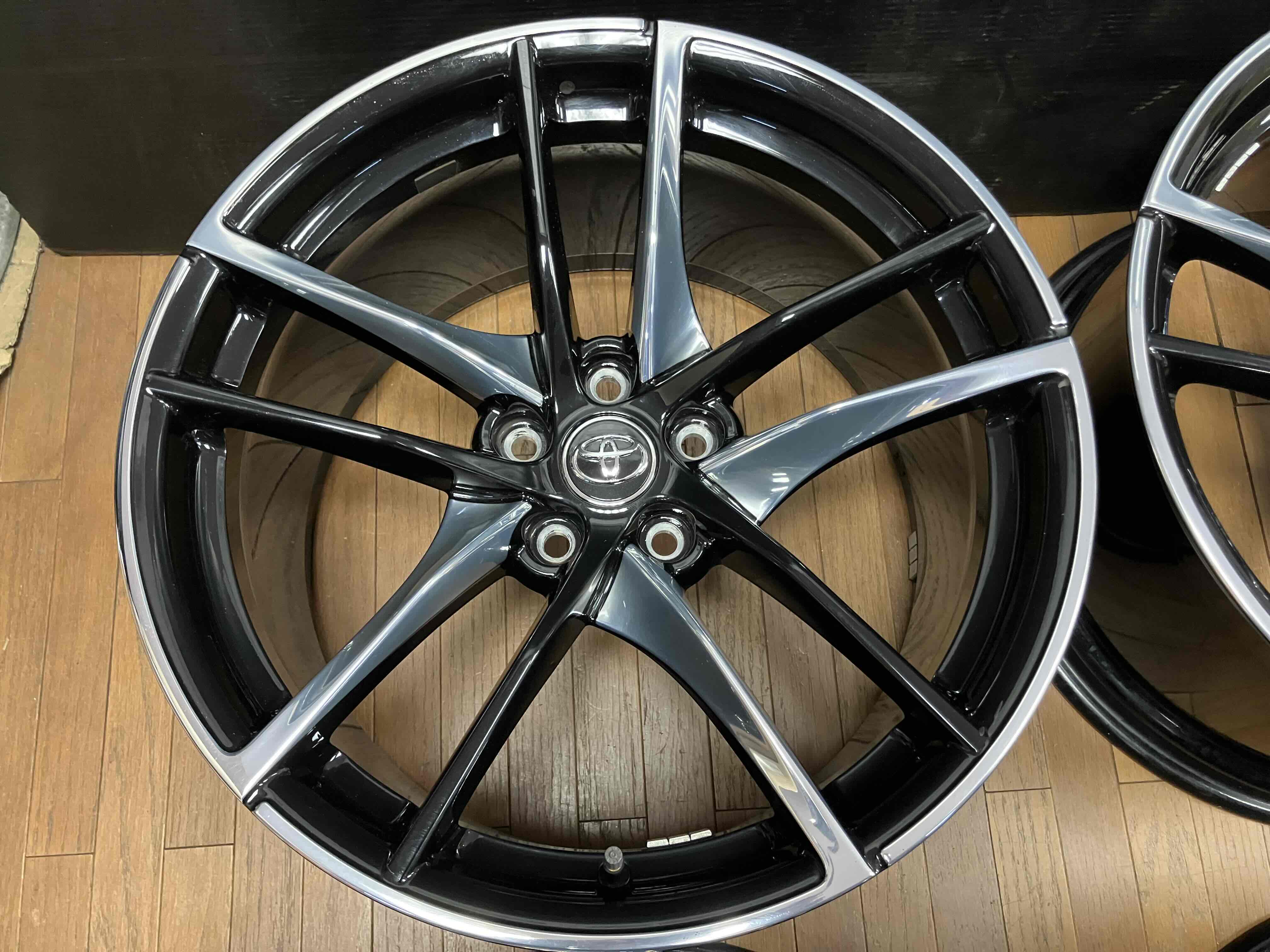 スープラGR純正 A90 鍛造19インチアルミ リムキズ修正済み!!鍛造 A90 GR スープラ純正 19インチ◇ホイールのみ4