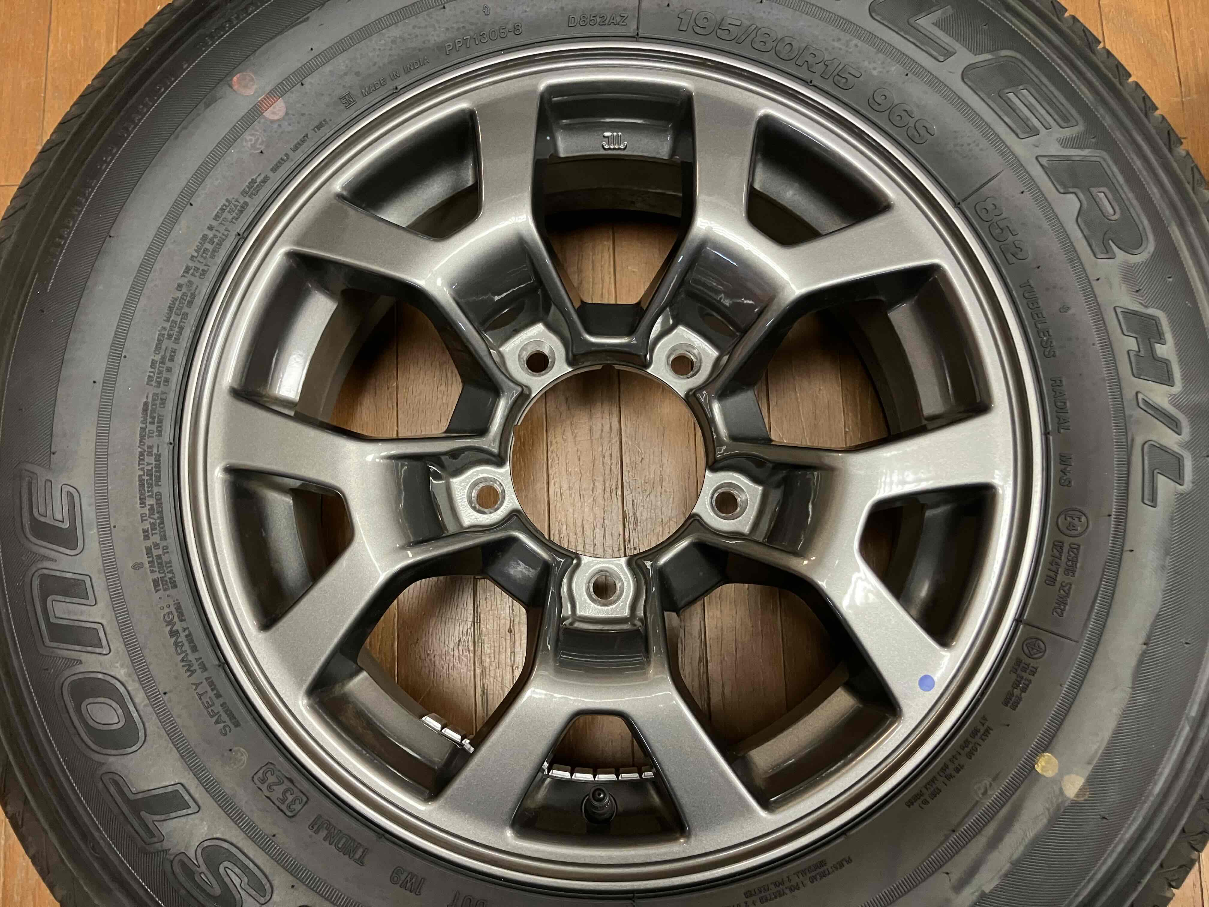 【新車外し】ジムニーノマド　新車外しタイヤホイール5本セット1本鉄ホイール ◇ほぼ新車外し◇SUZUKI ジムニーノマド純正 15インチ◇5.5J -5 5H139