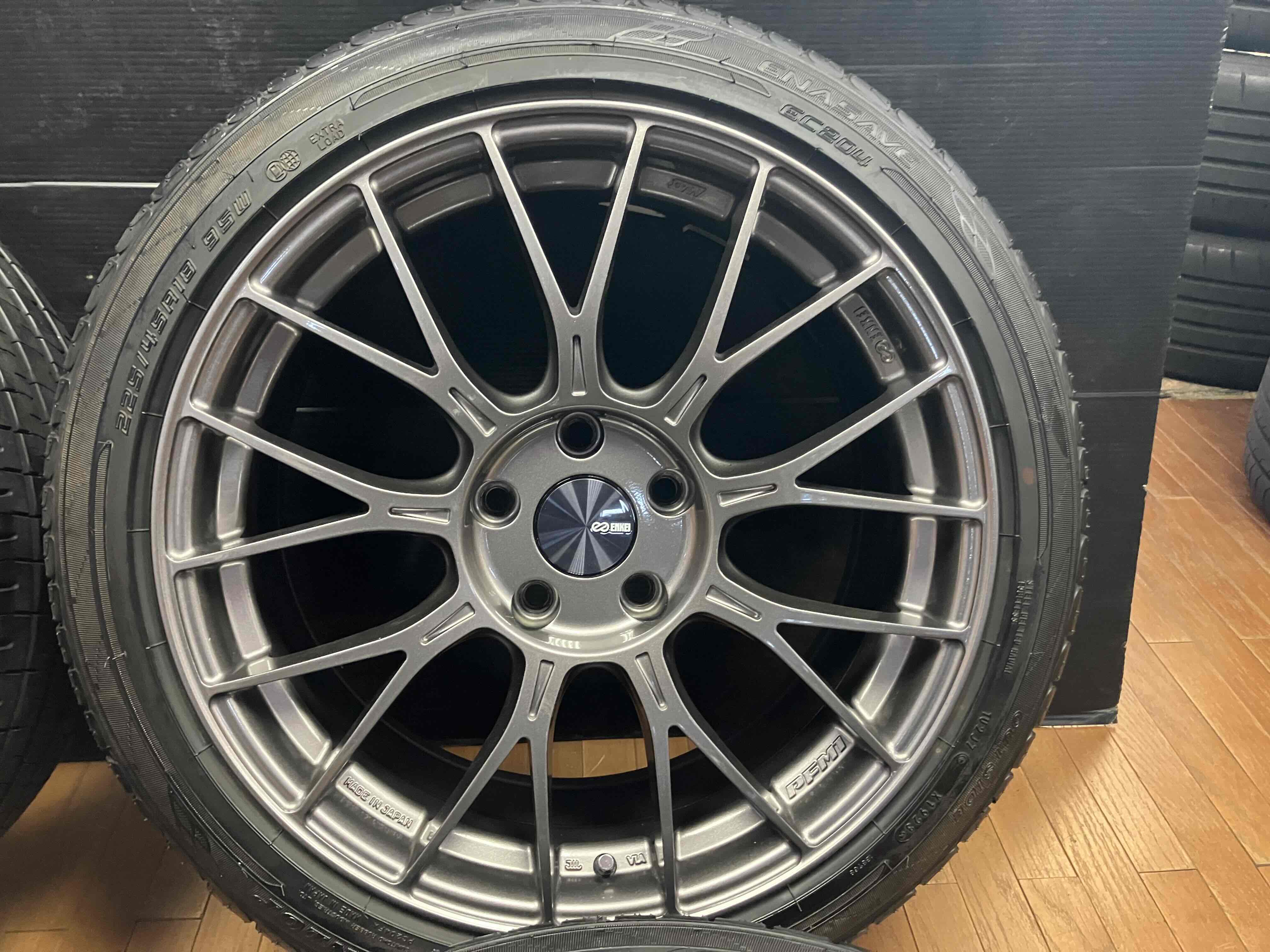 ◇美品中古4本Set!◇エンケイ PFM1 18インチ◇8J+45 5H114.3◇DL