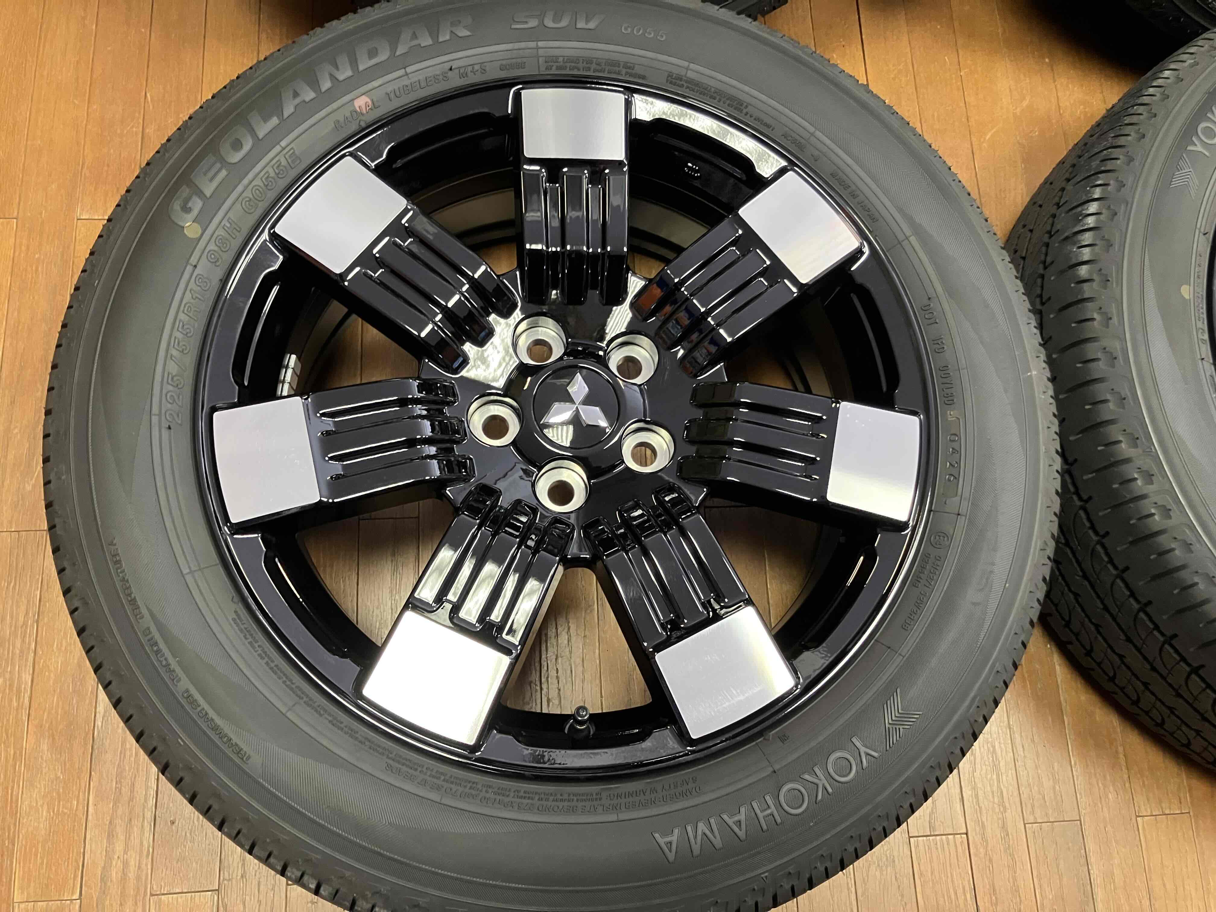 デリカD5新車外し YOKOHAMA GEOLANDAR 2本セト