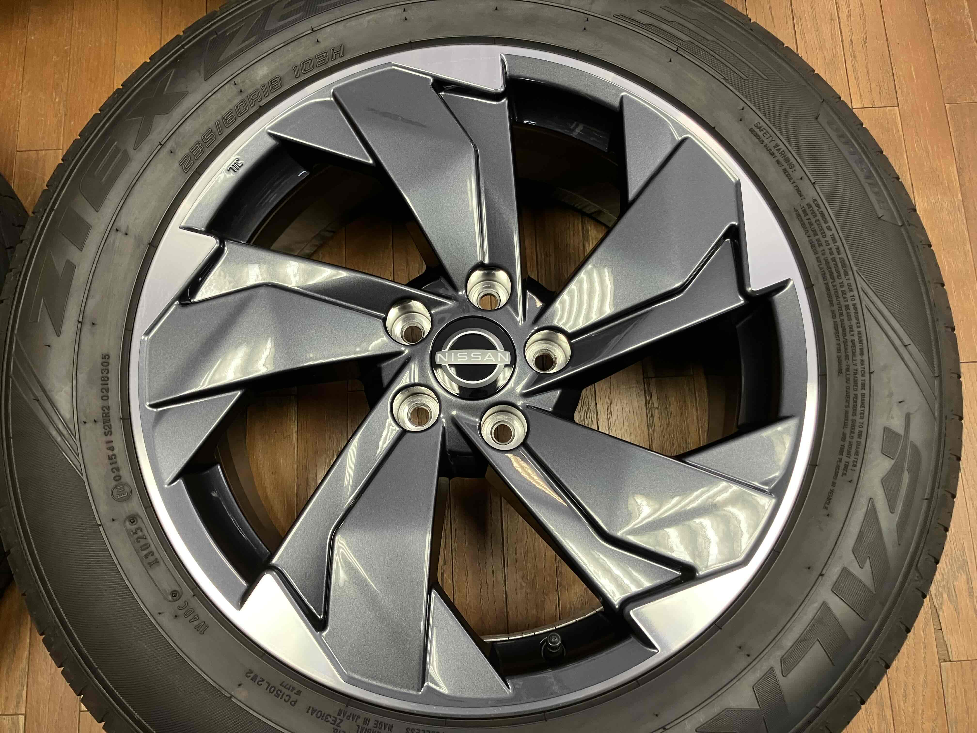 ◇新車外しに近い◇NISSAN T33 エクストレイル純正 18インチ◇7.5J+40