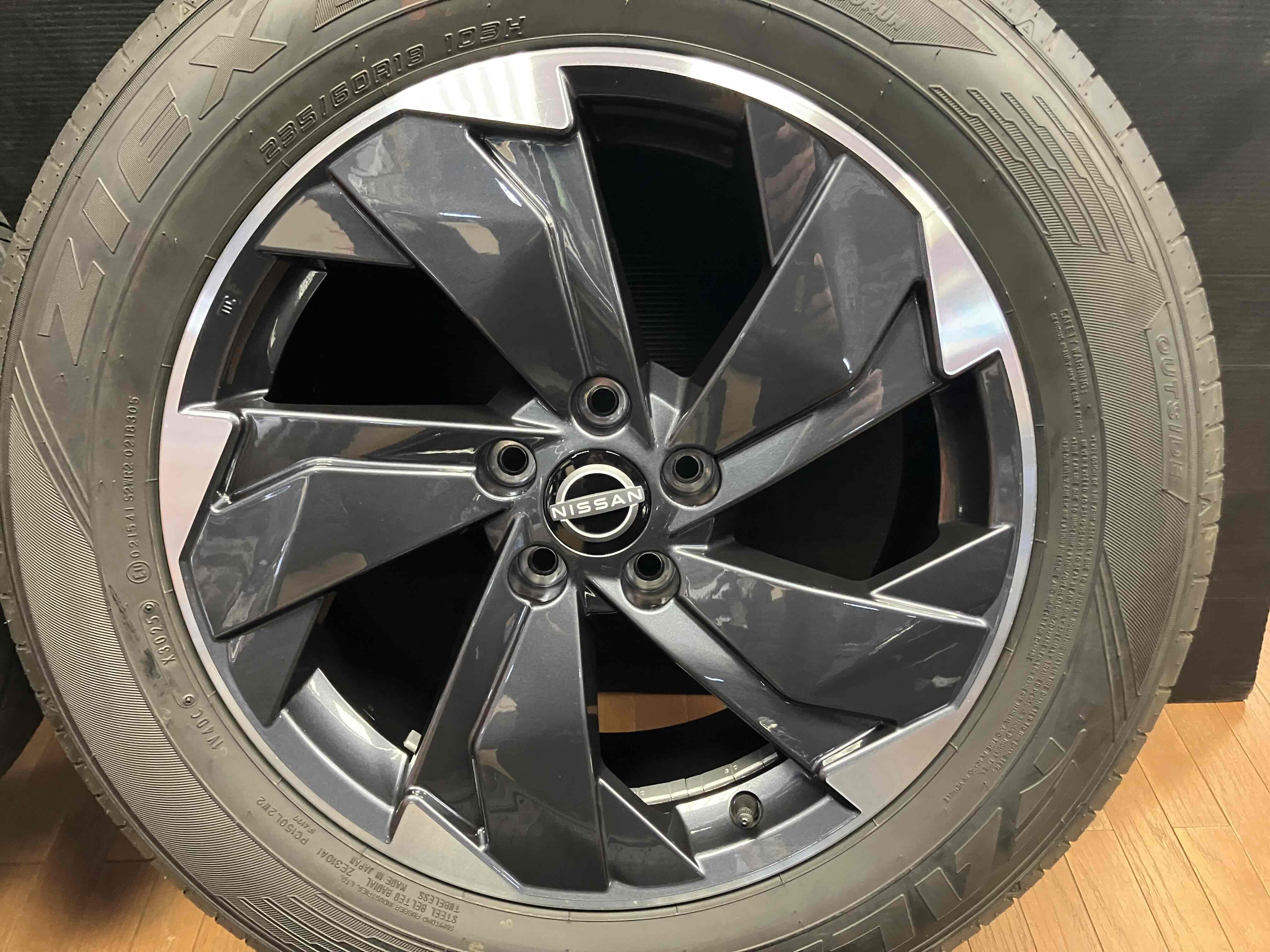 ニッサン ホイール ブラック シルバー 18インチ ◇新車外しに近い◇NISSAN T33 エクストレイル純正 18インチ◇7.5J+40