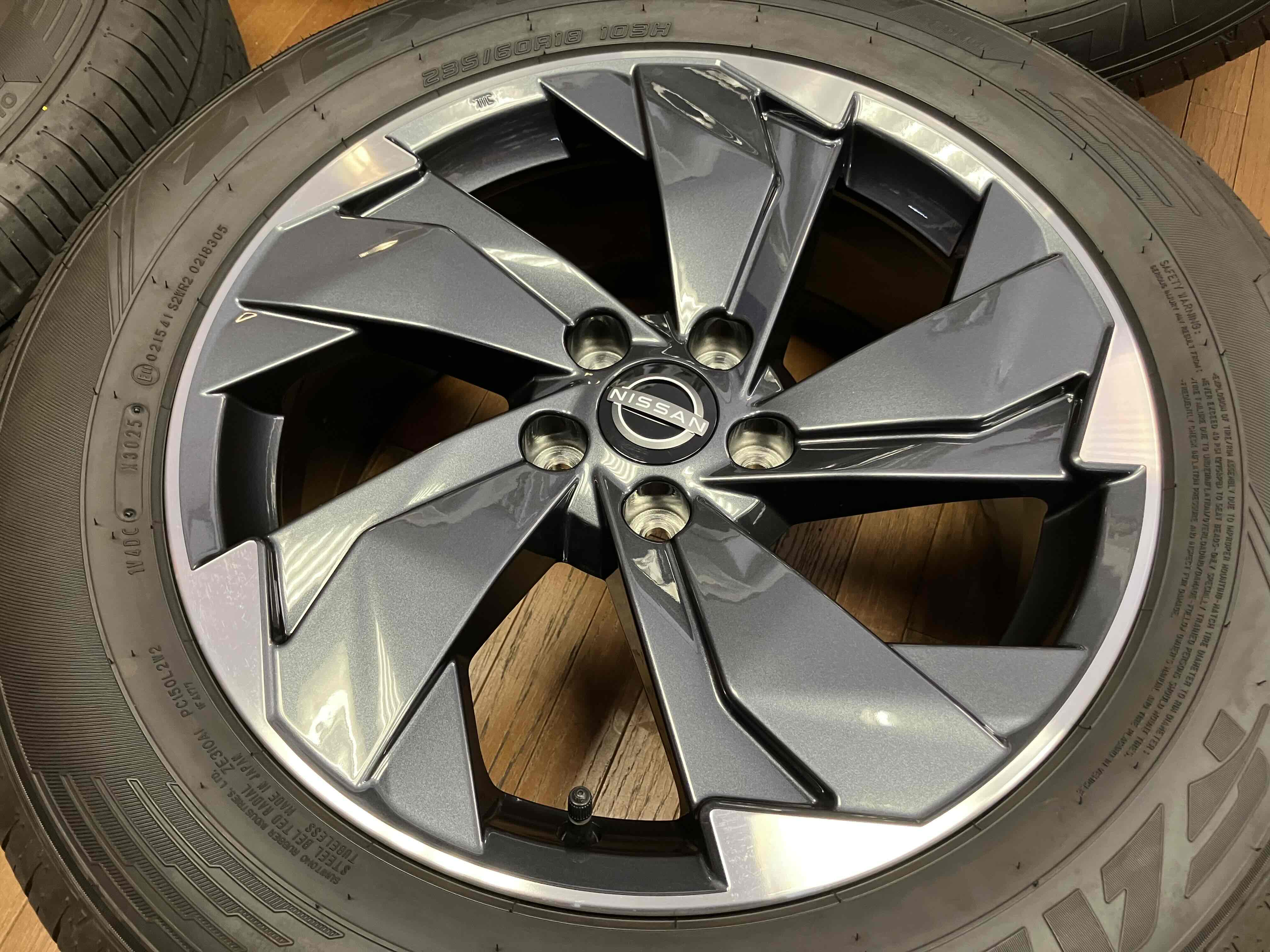 ◇新車外しに近い◇NISSAN T33 エクストレイル純正 18インチ◇7.5J+40