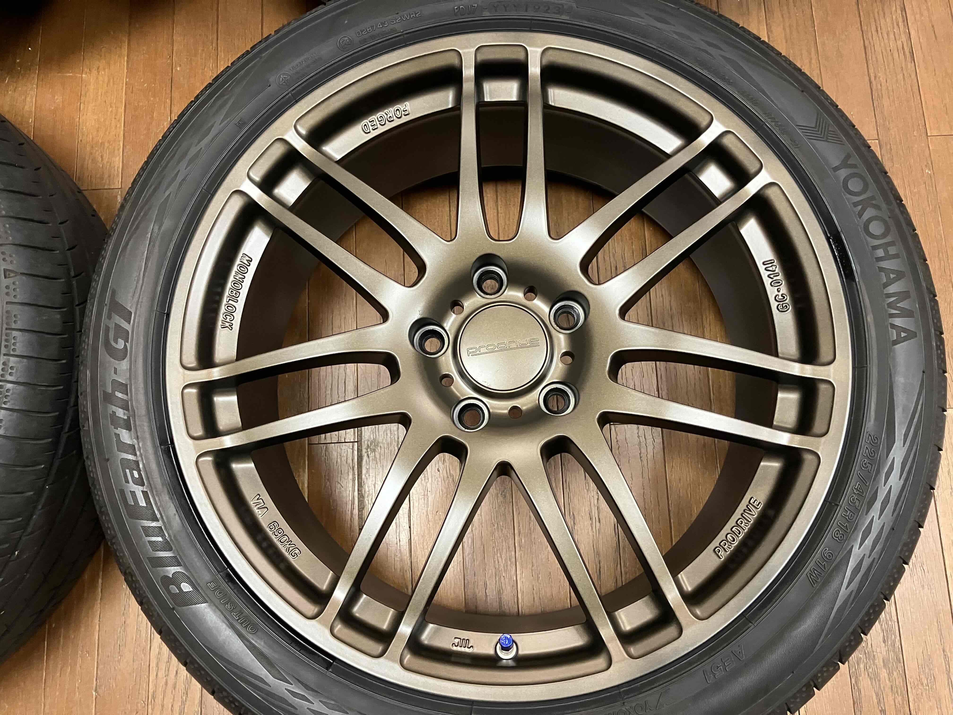 BluEarth GT 225/45R18 91W 2023年製