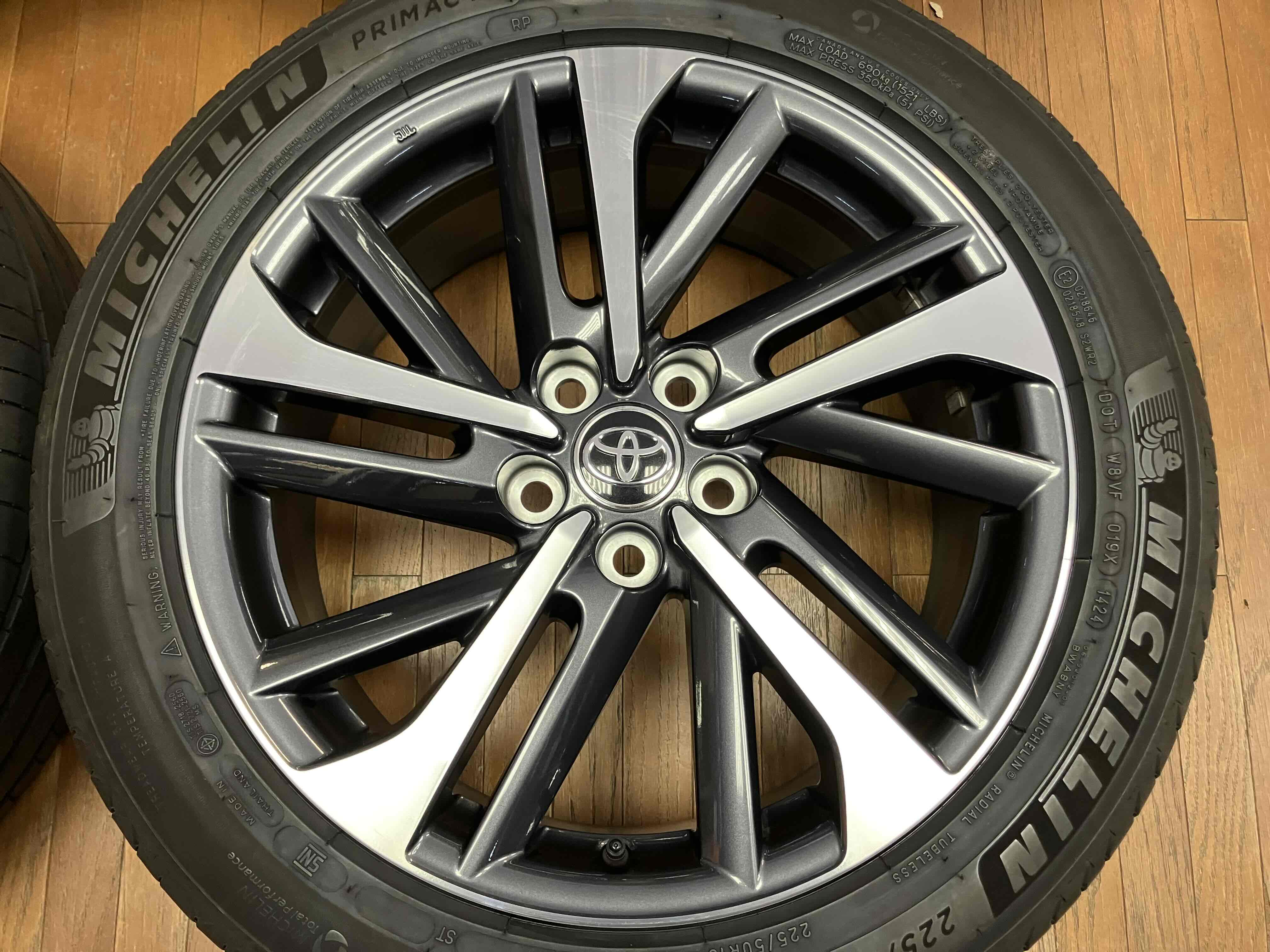 ◇美品!!トヨタ カローラクロス純正 18インチ◇7J+40 5H114.3