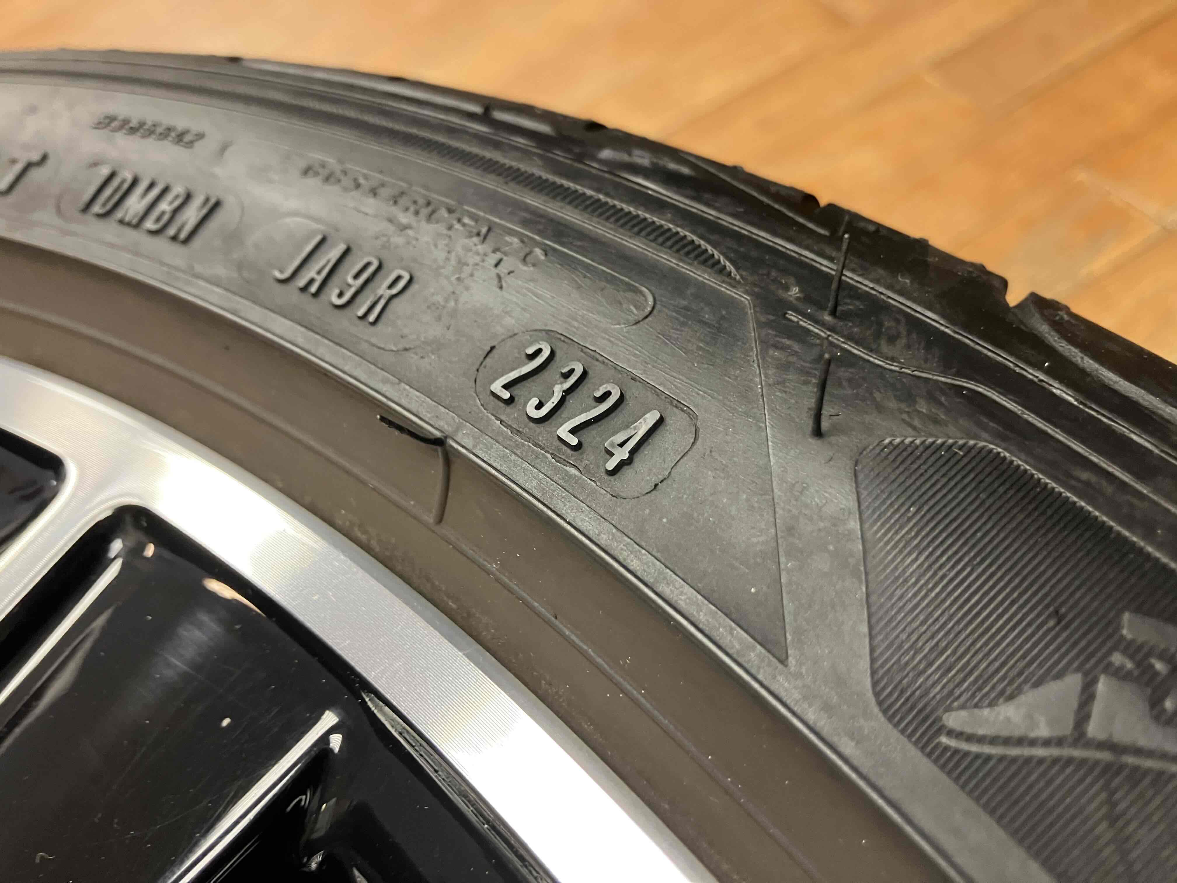 ◇美品!!メルセデスベンツ CLE純正 C236 19インチ◇8J+45.1 9J+60.5