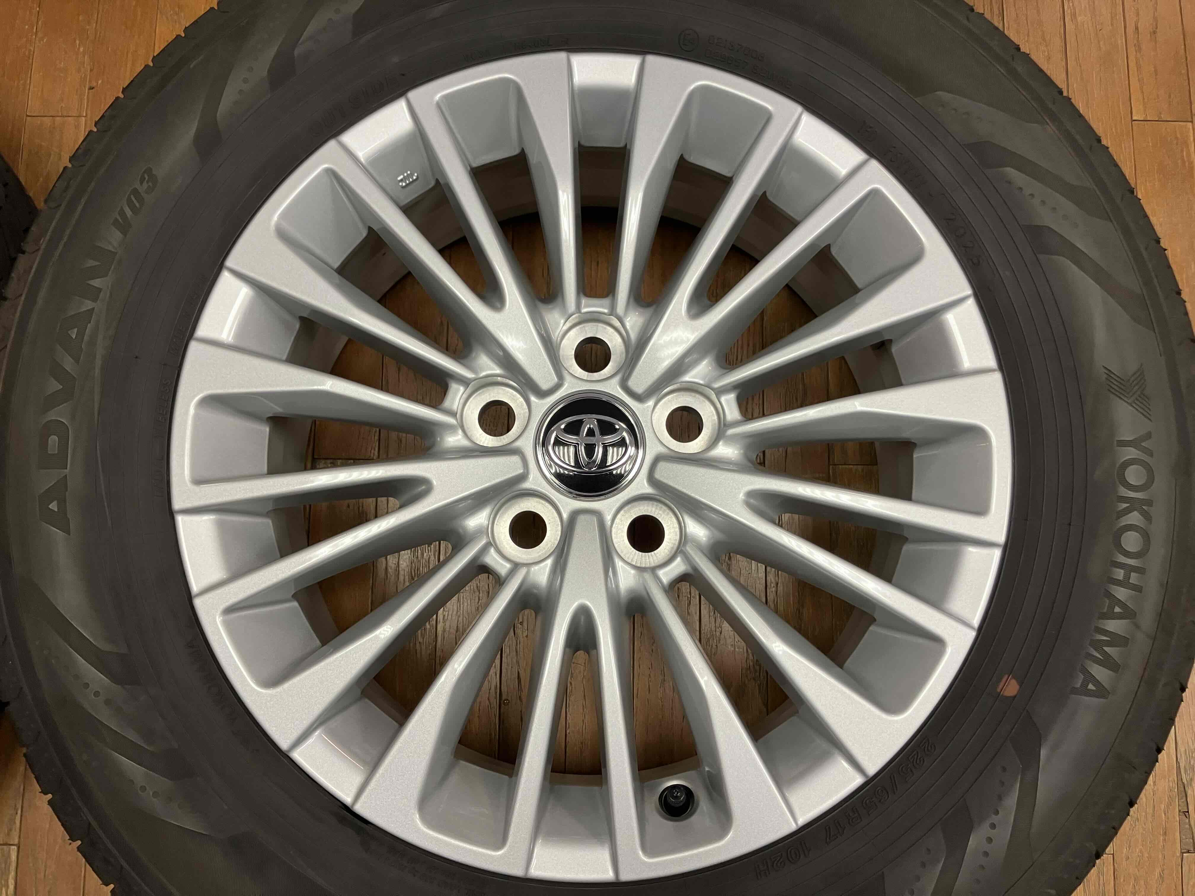 ◇美品◇TOYOTA トヨタ 現行40系 アルファード 純正 17インチ 6.5J +40