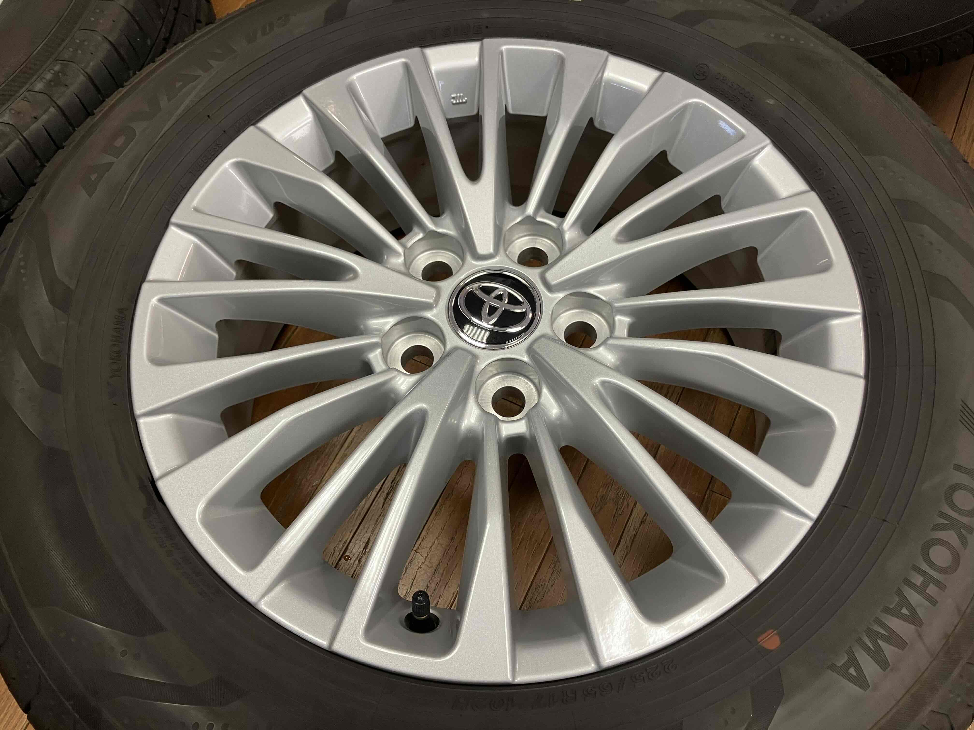 ◇美品◇TOYOTA トヨタ 現行40系 アルファード 純正 17インチ 6.5J +40