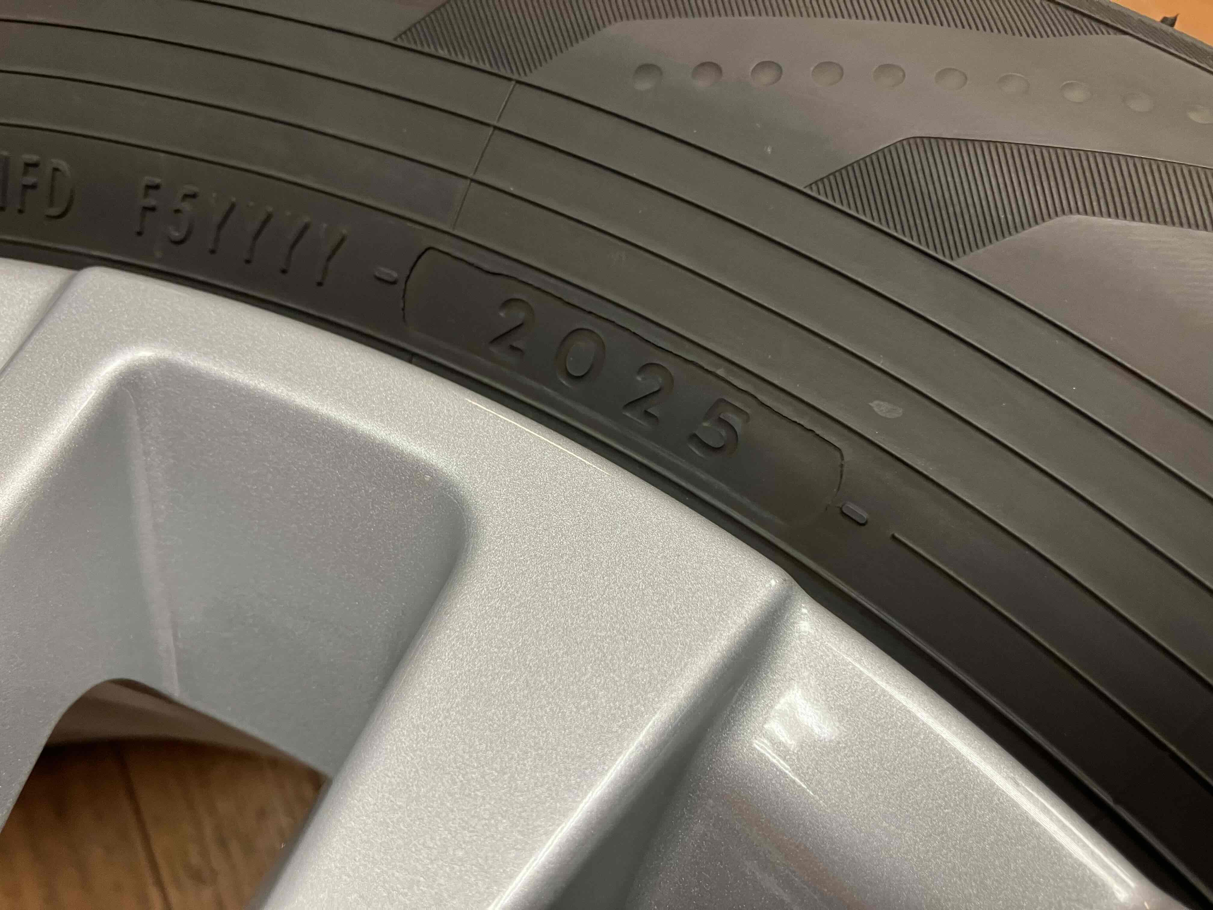 ◇美品◇TOYOTA トヨタ 現行40系 アルファード 純正 17インチ 6.5J +40