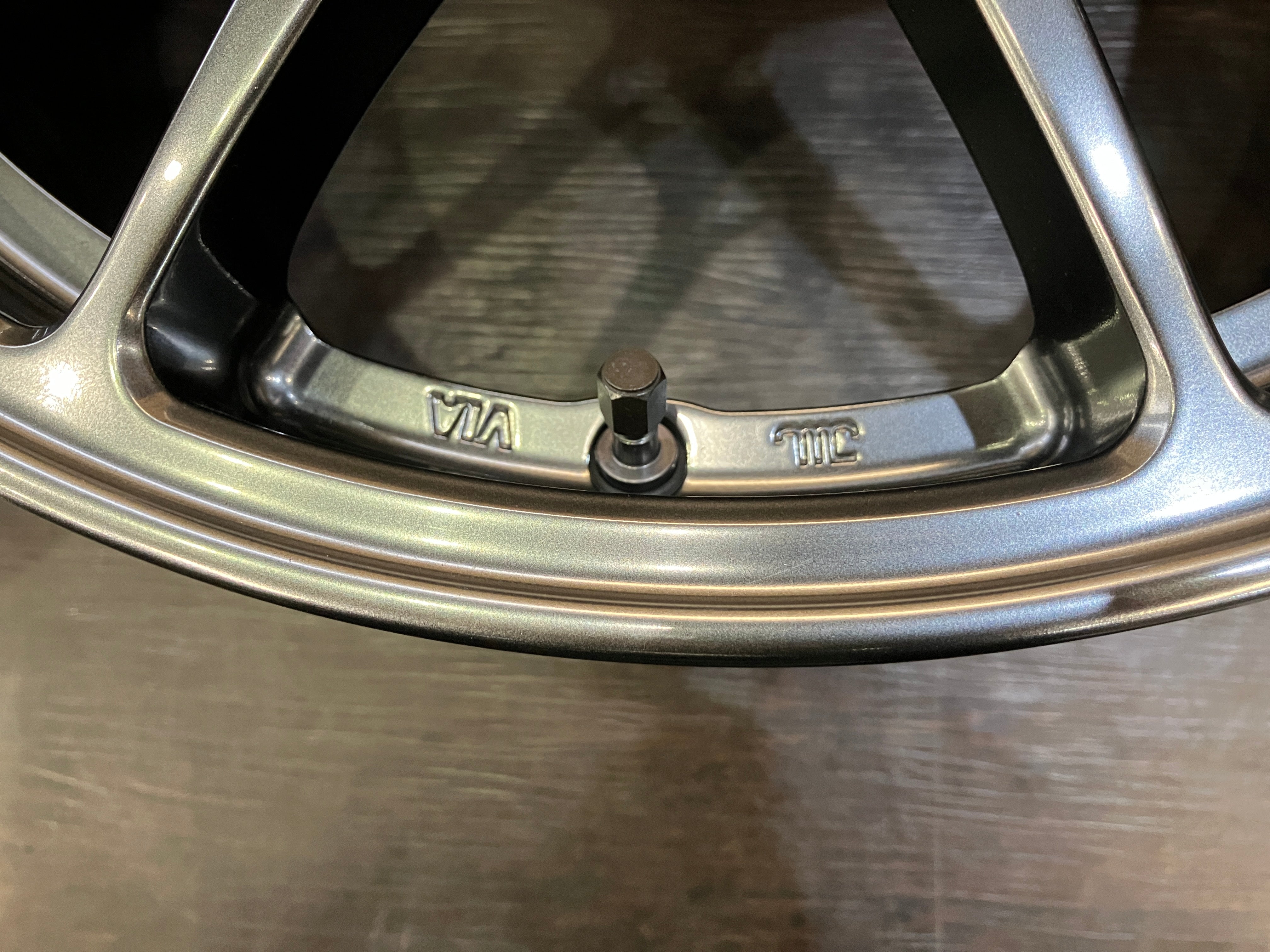 ☆美品仕上済! 鍛造軽量 BBS RI-A 033 18インチ 8.5J +48 114.3/5 DB
